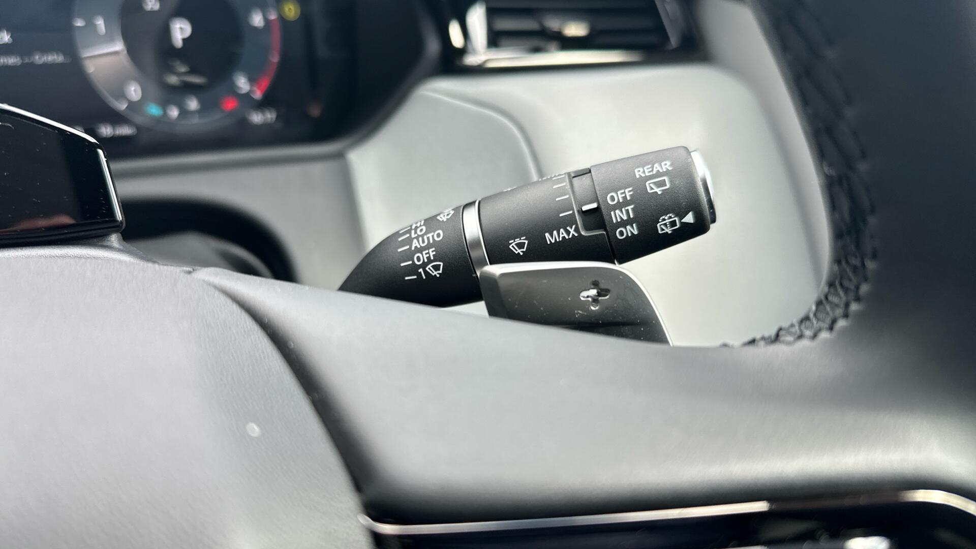 Land Rover Range Rover Velar view 54