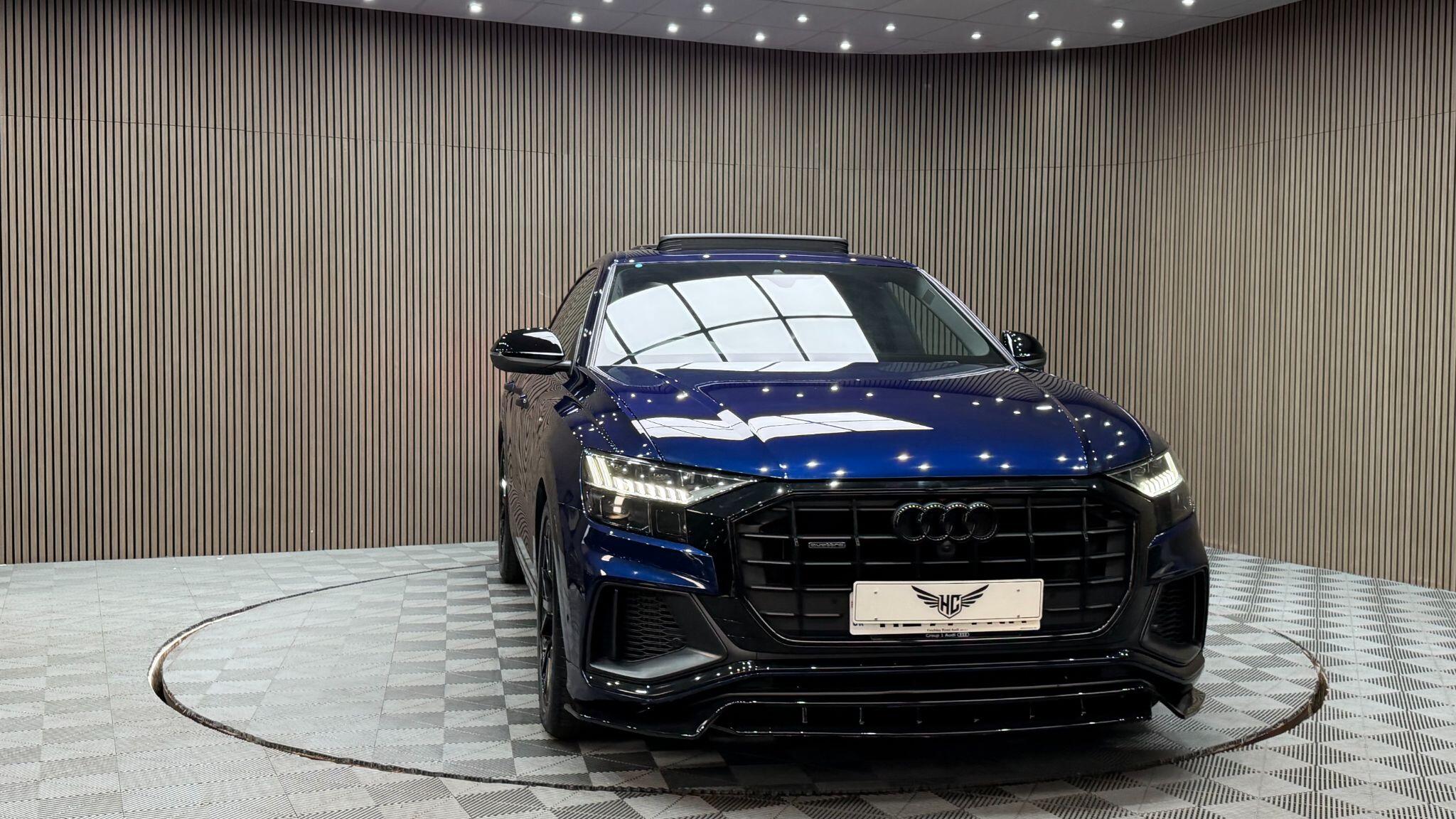 Audi Q8 view 34