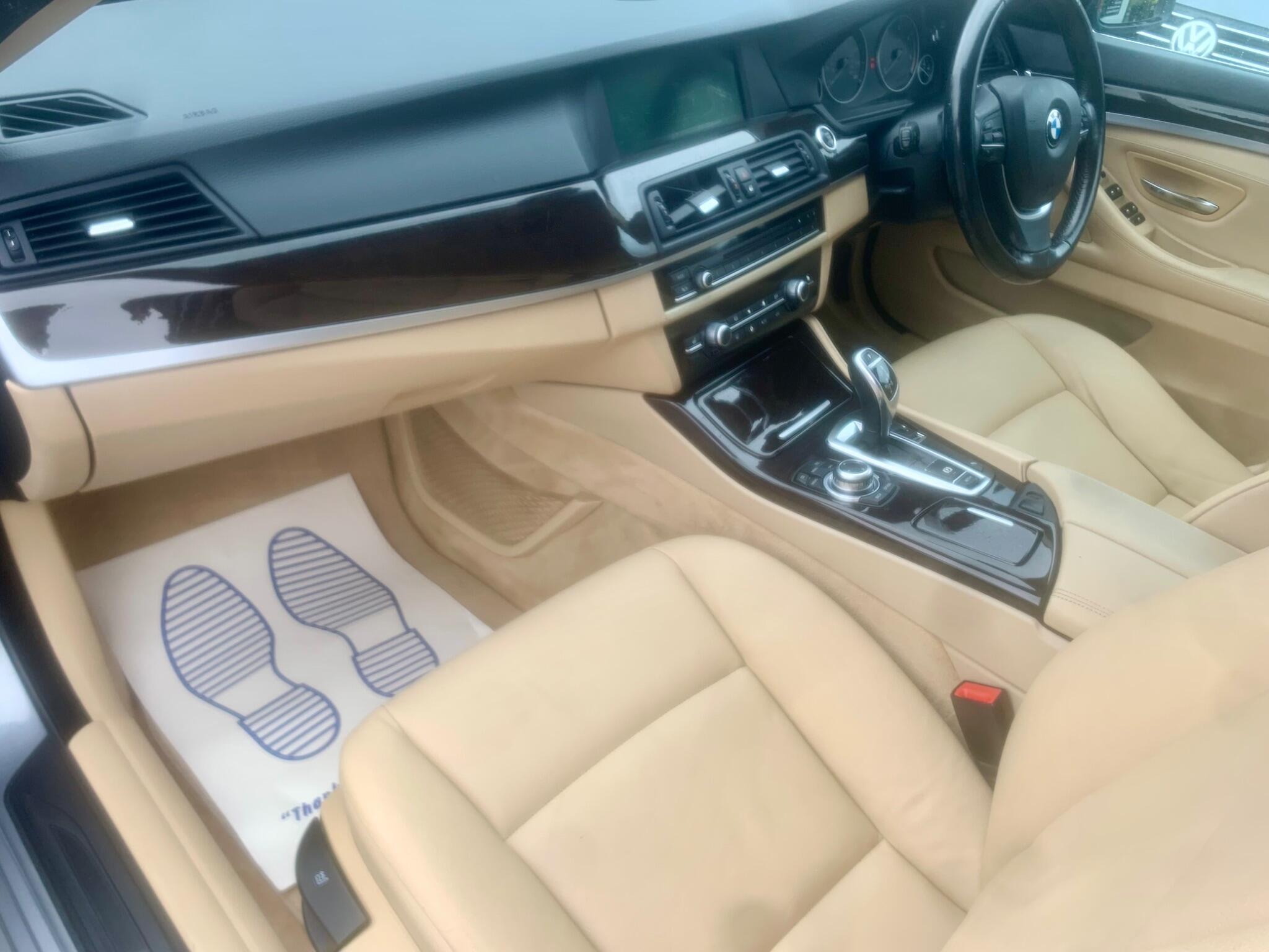 BMW 5 Series view 27
