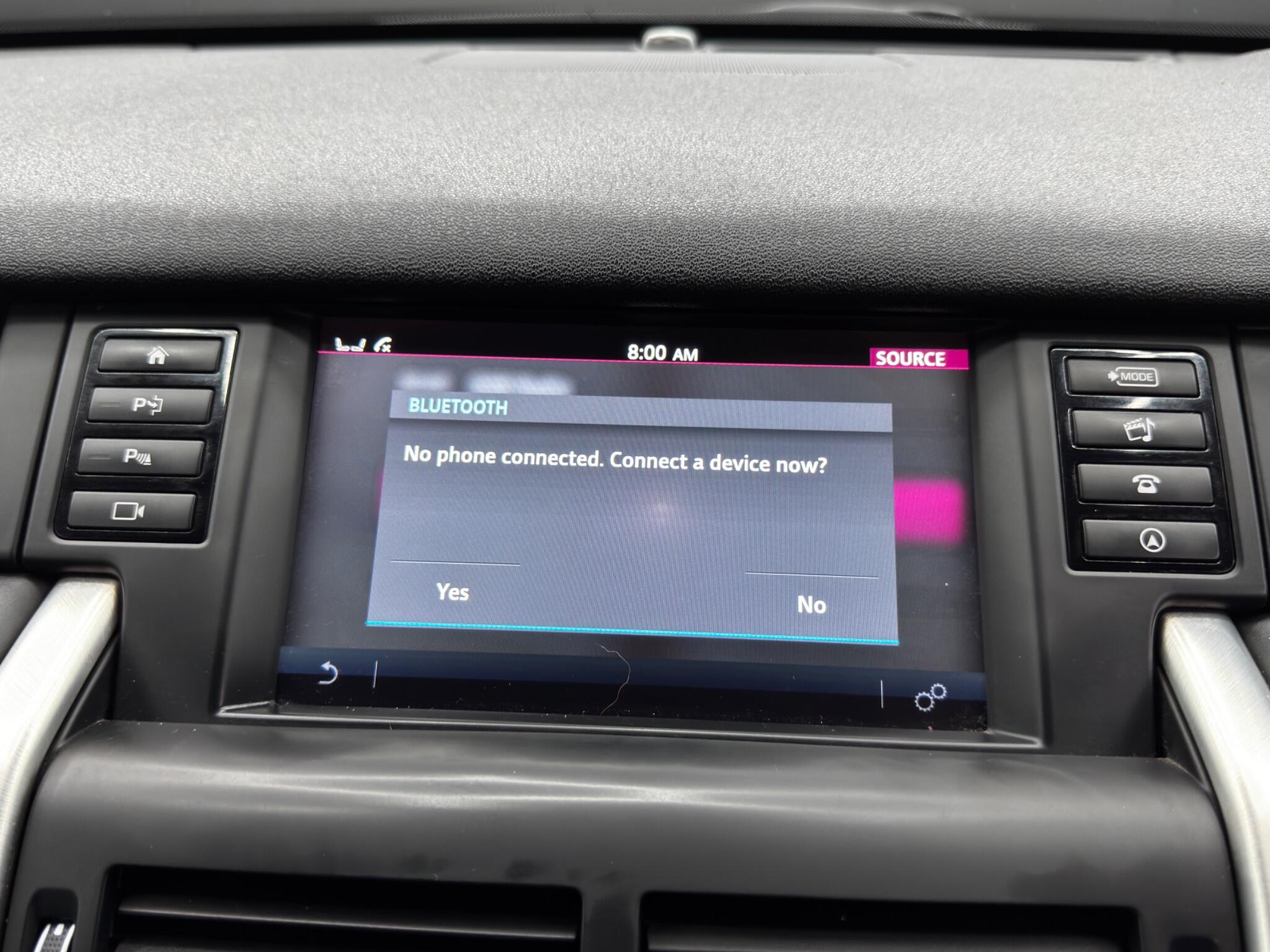 Land Rover Discovery Sport view 30
