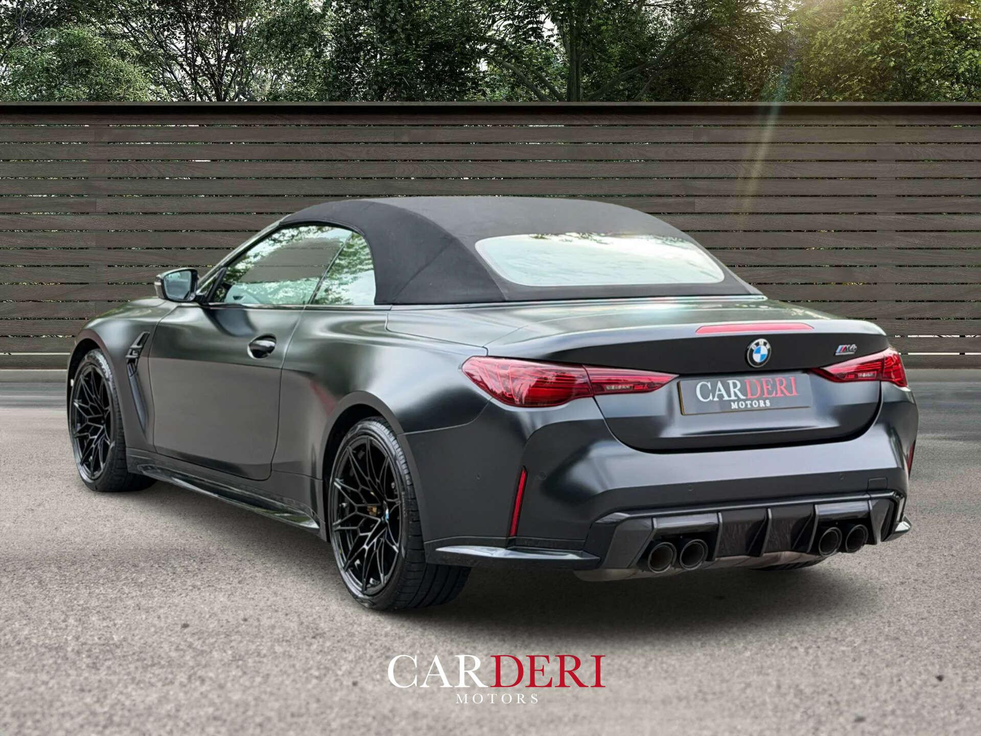 BMW M4 view 3