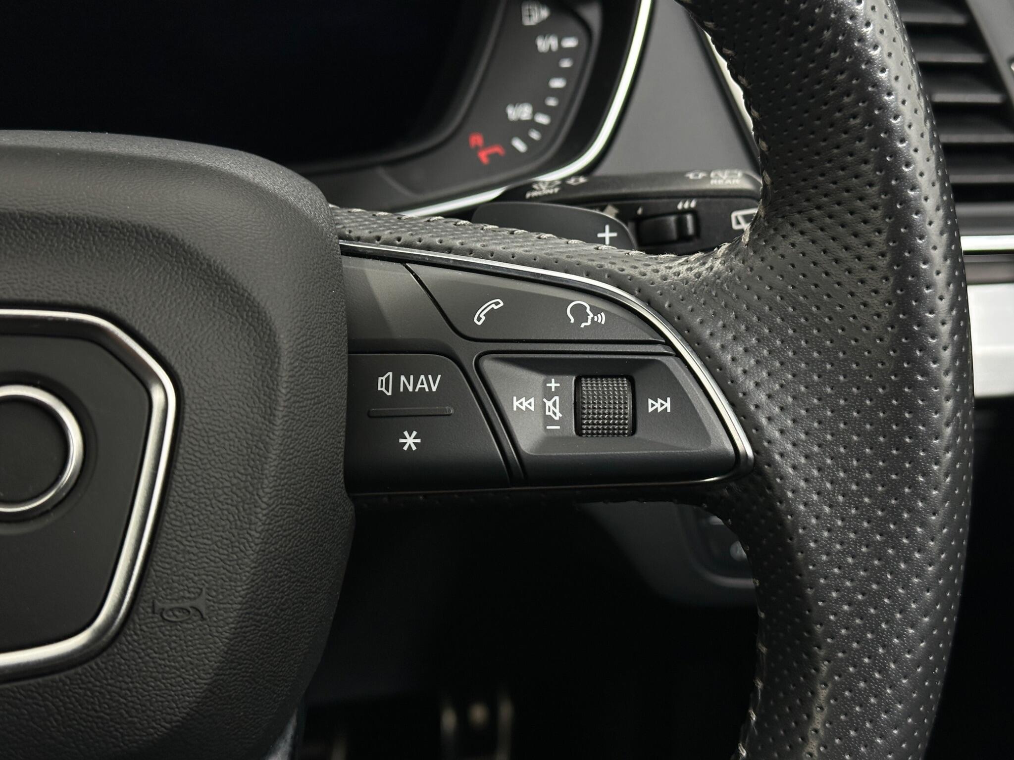 Audi Audi Q5 view 16