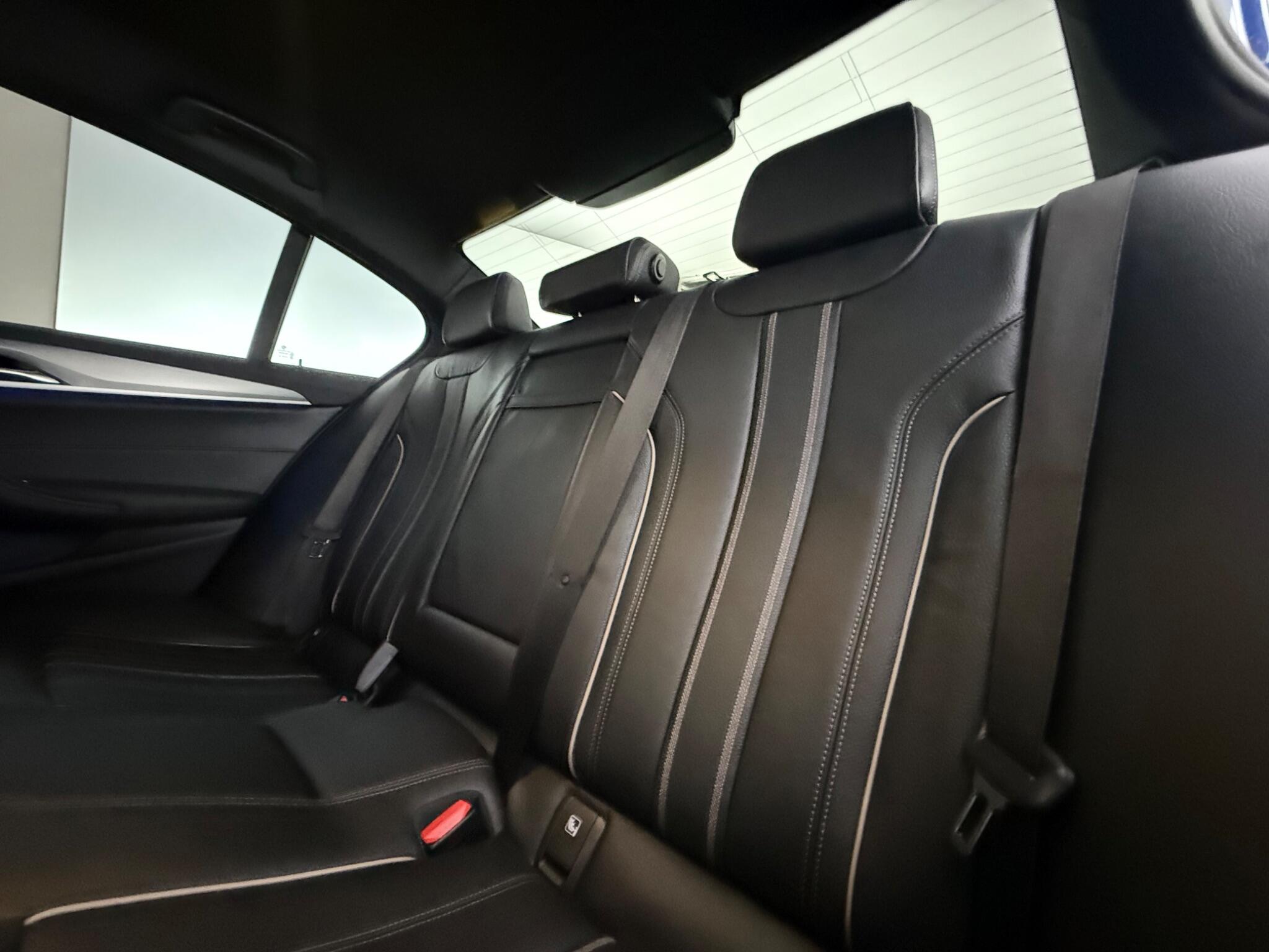 BMW 5 Series view 31