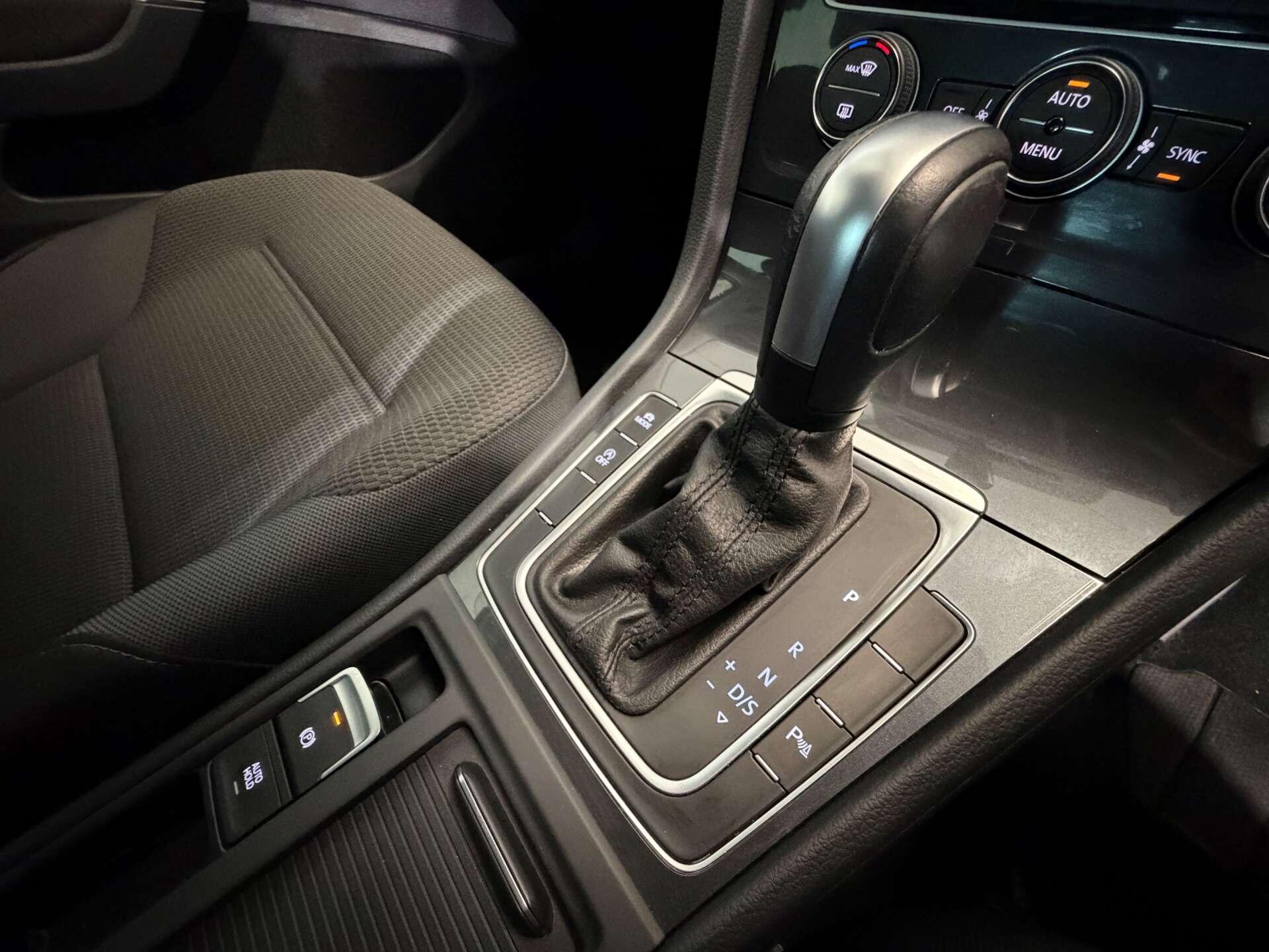 Volkswagen Golf view 31