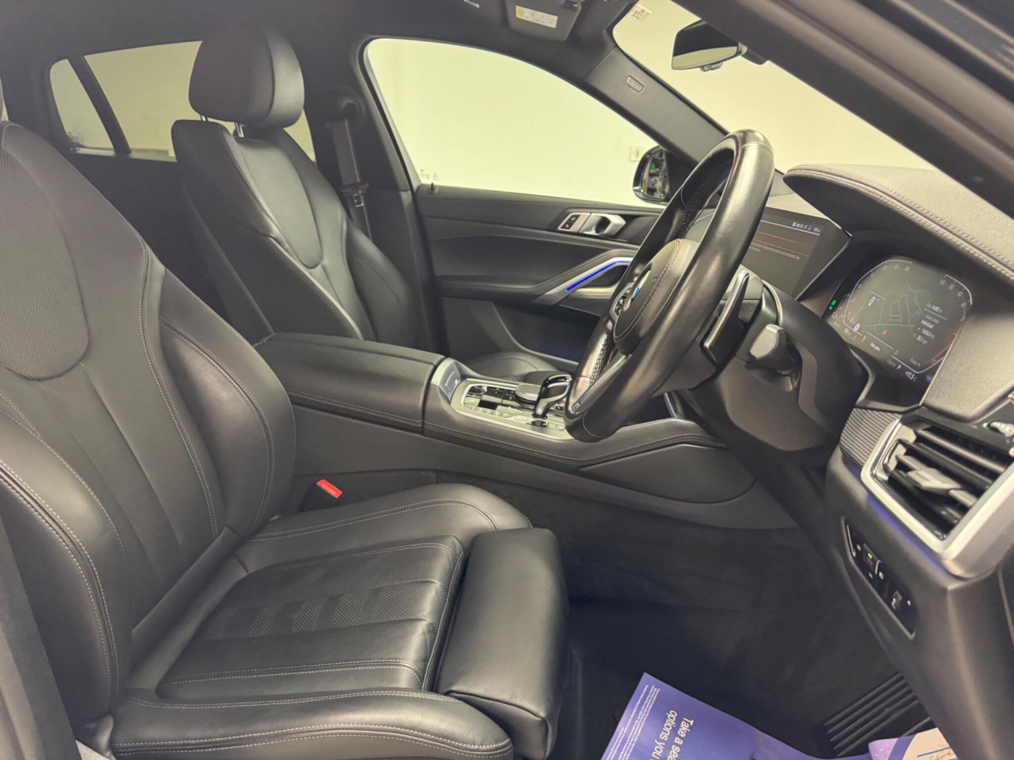 BMW X6 view 11