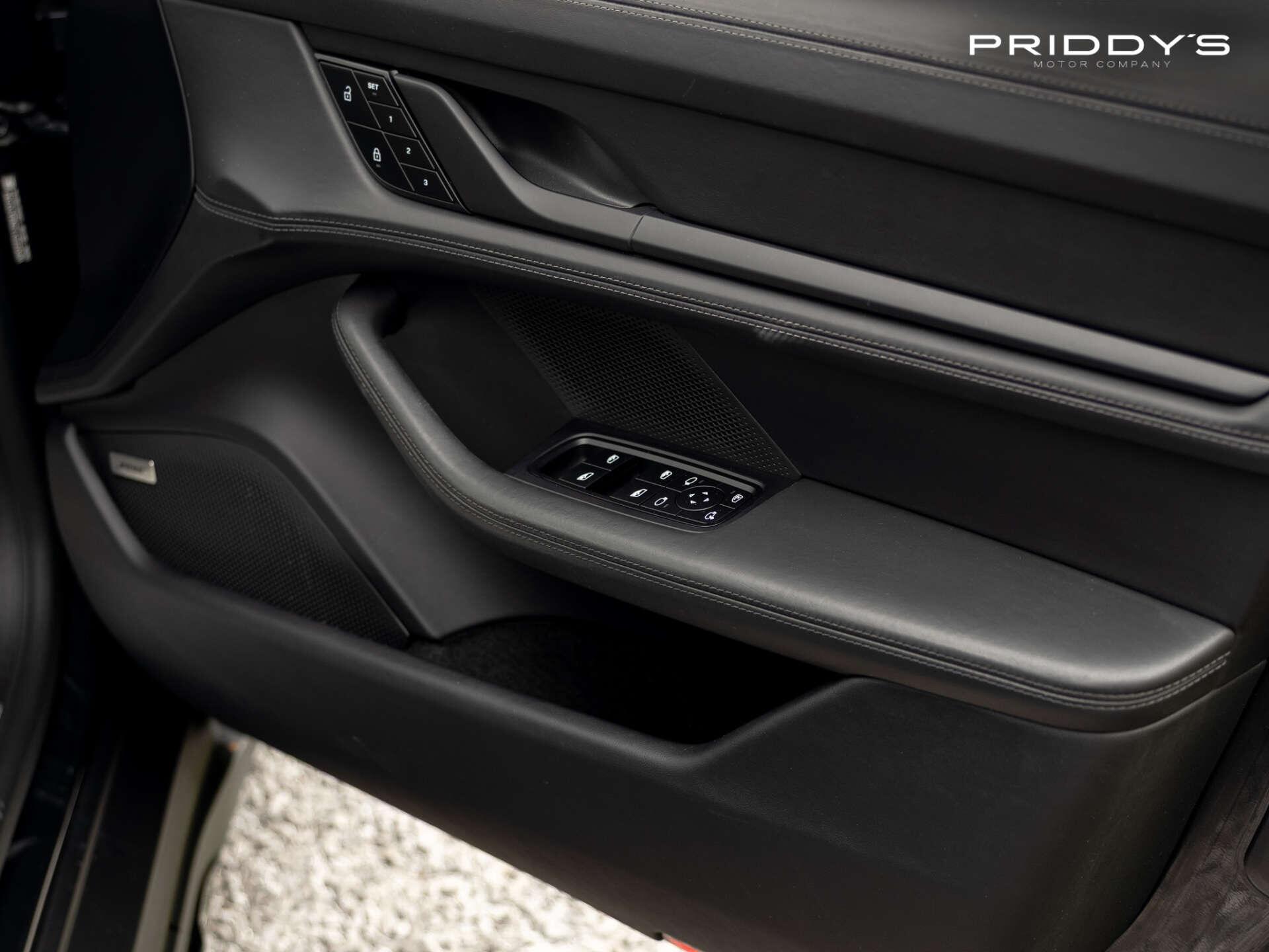 Porsche Taycan view 101