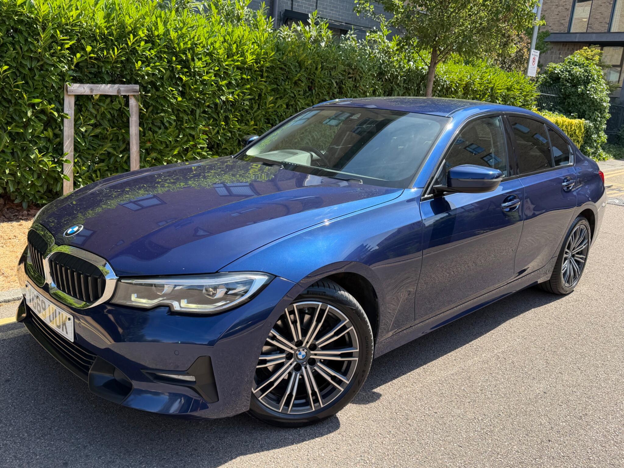 BMW 3 Series view 3