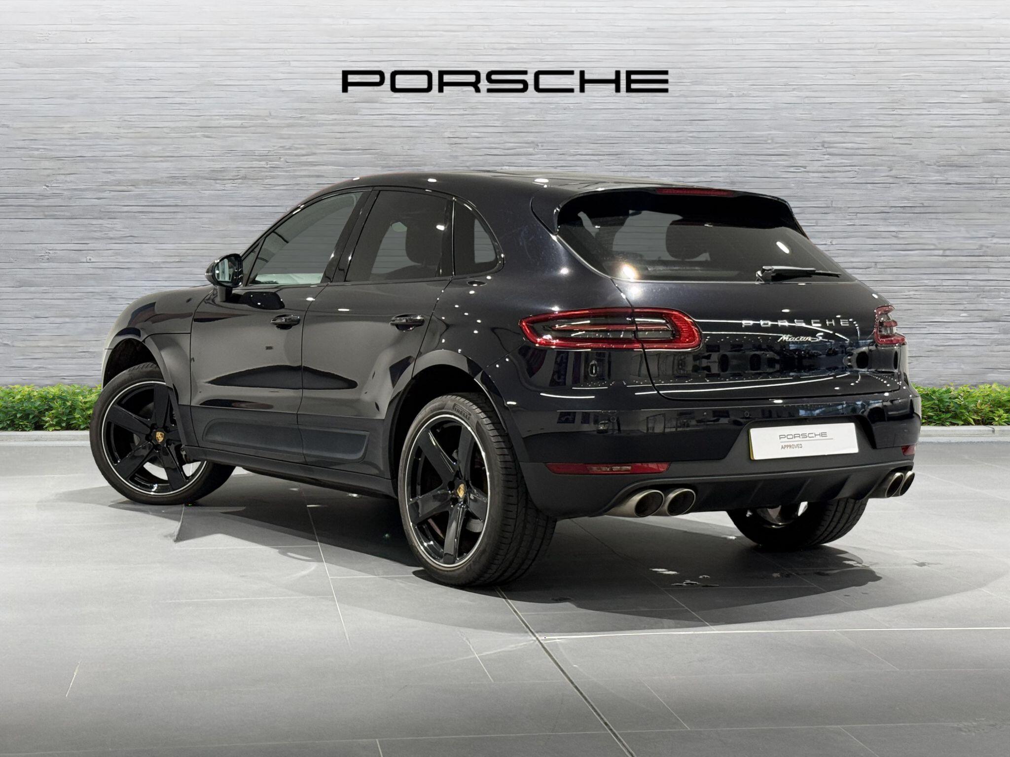 Porsche Macan view 56