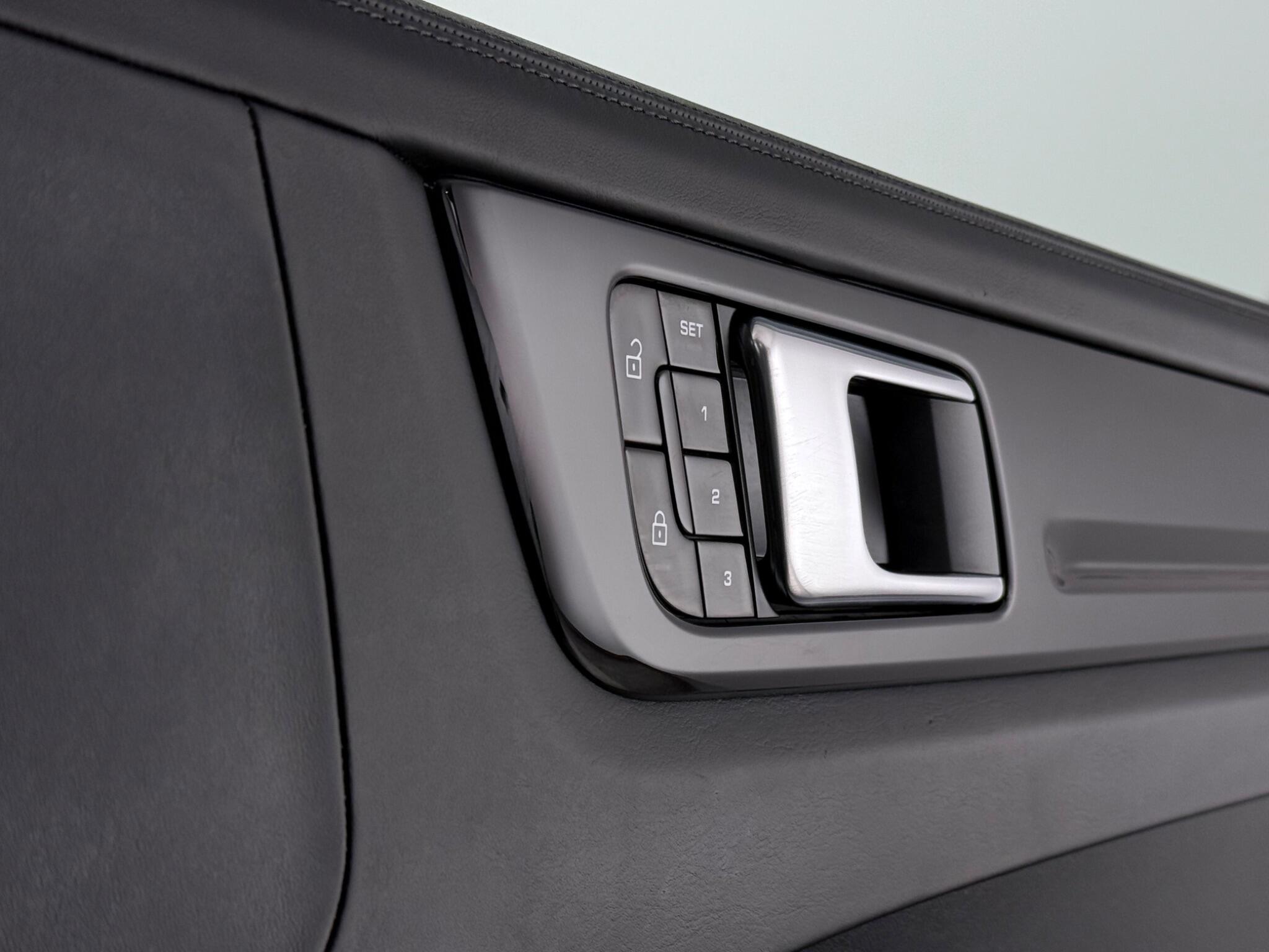 Porsche Cayenne view 26