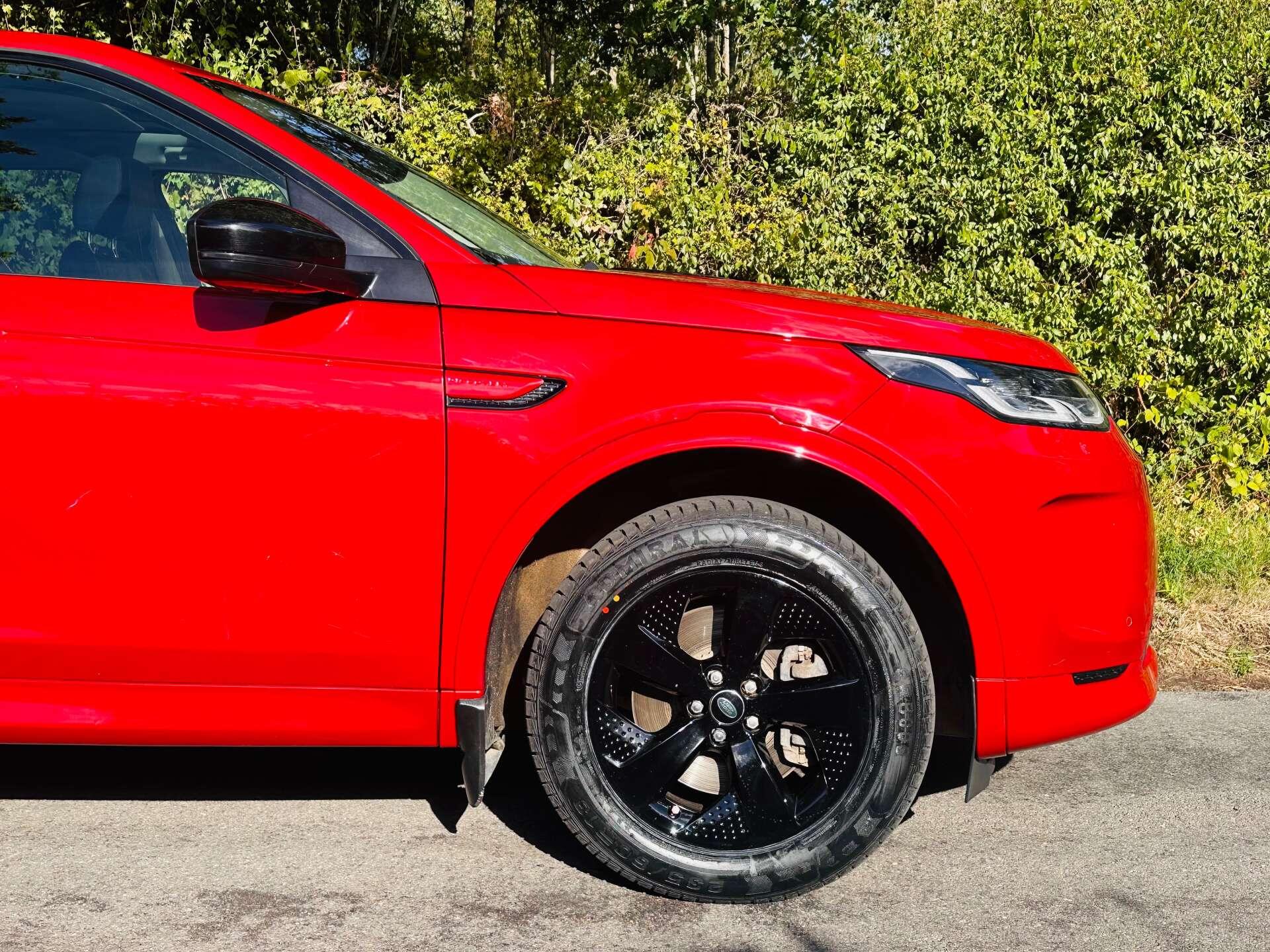 Land Rover Discovery Sport view 45