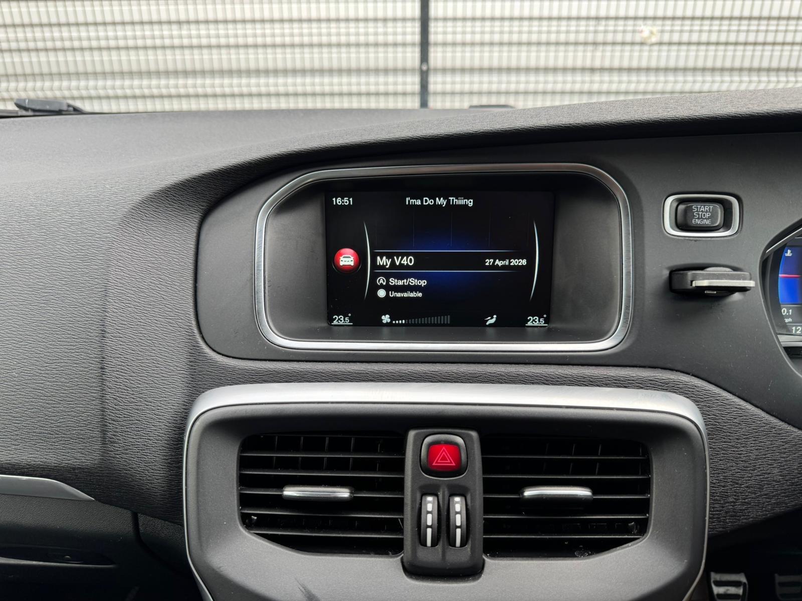 Volvo V40 view 24