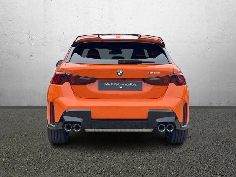 BMW 1 Series view 14