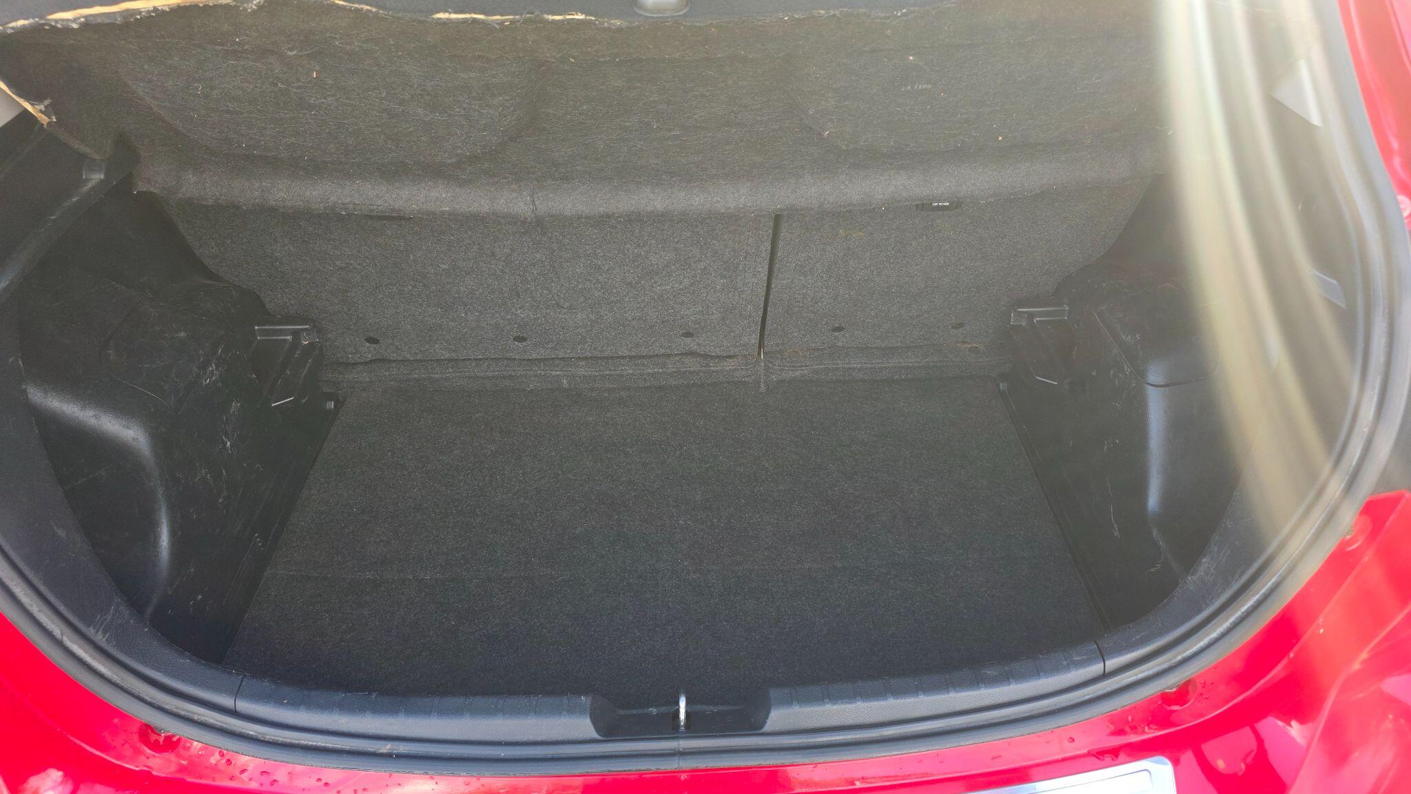 Toyota Yaris view 39