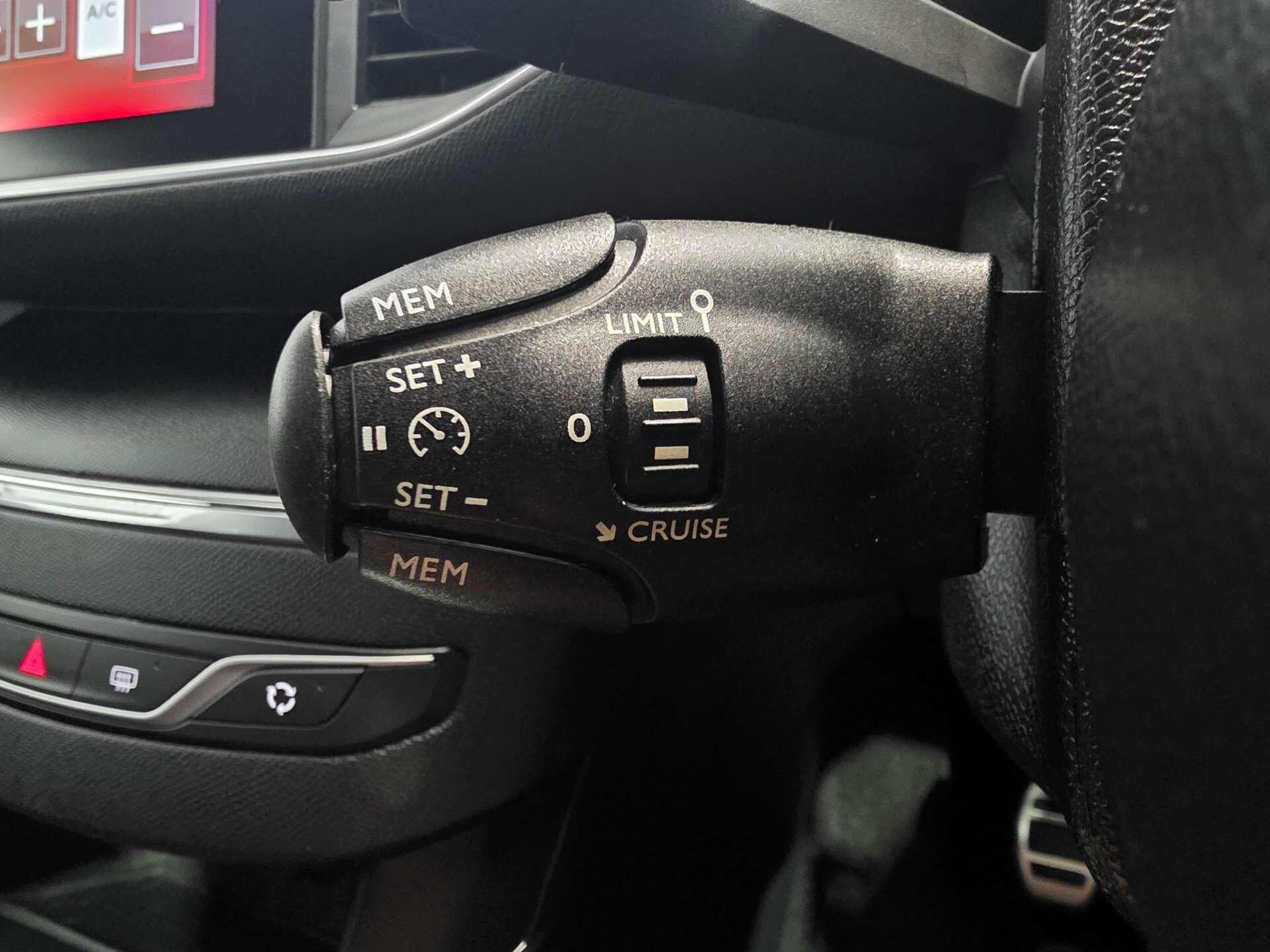 Peugeot 308 view 25