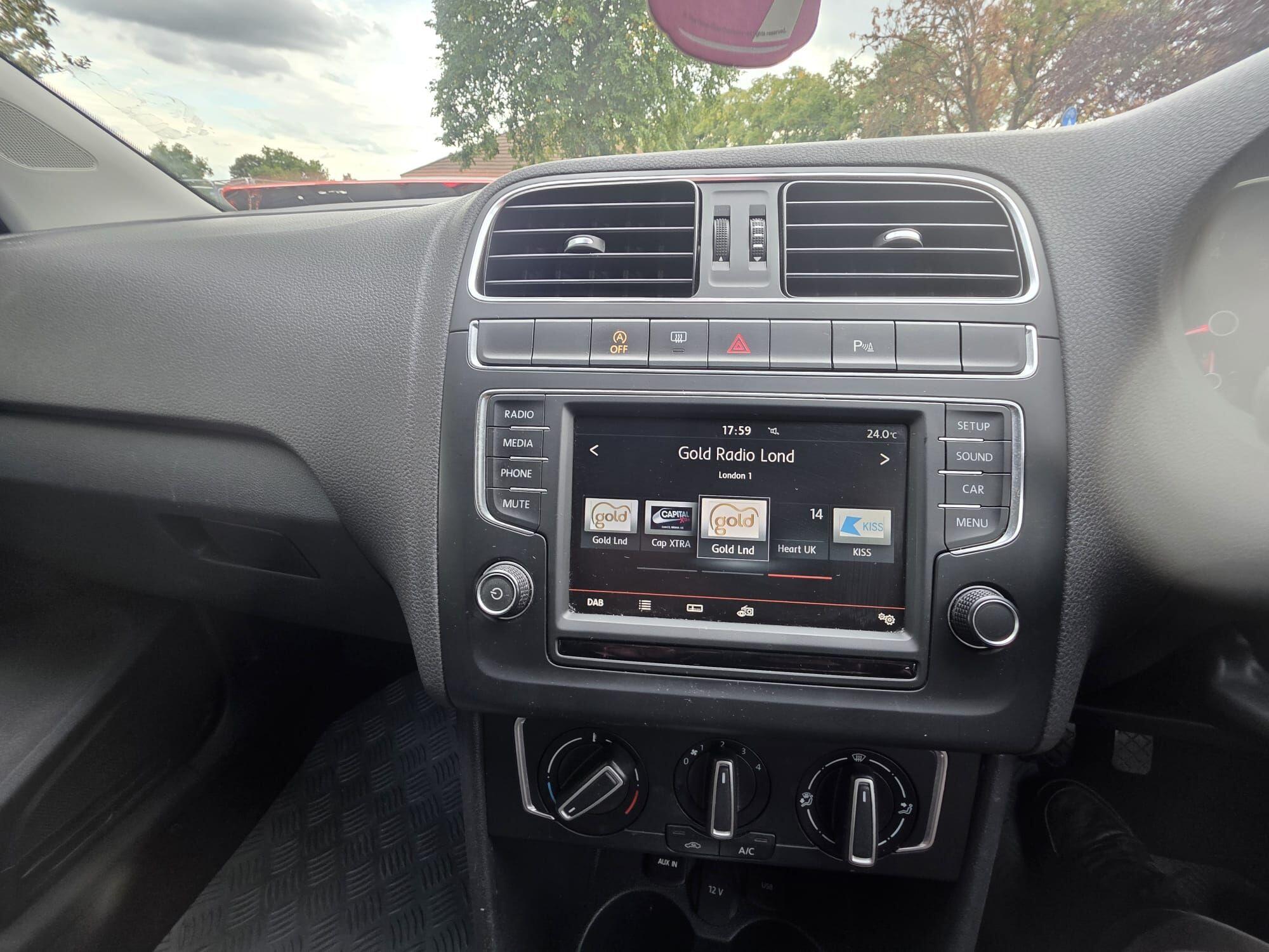 Volkswagen Polo view 12