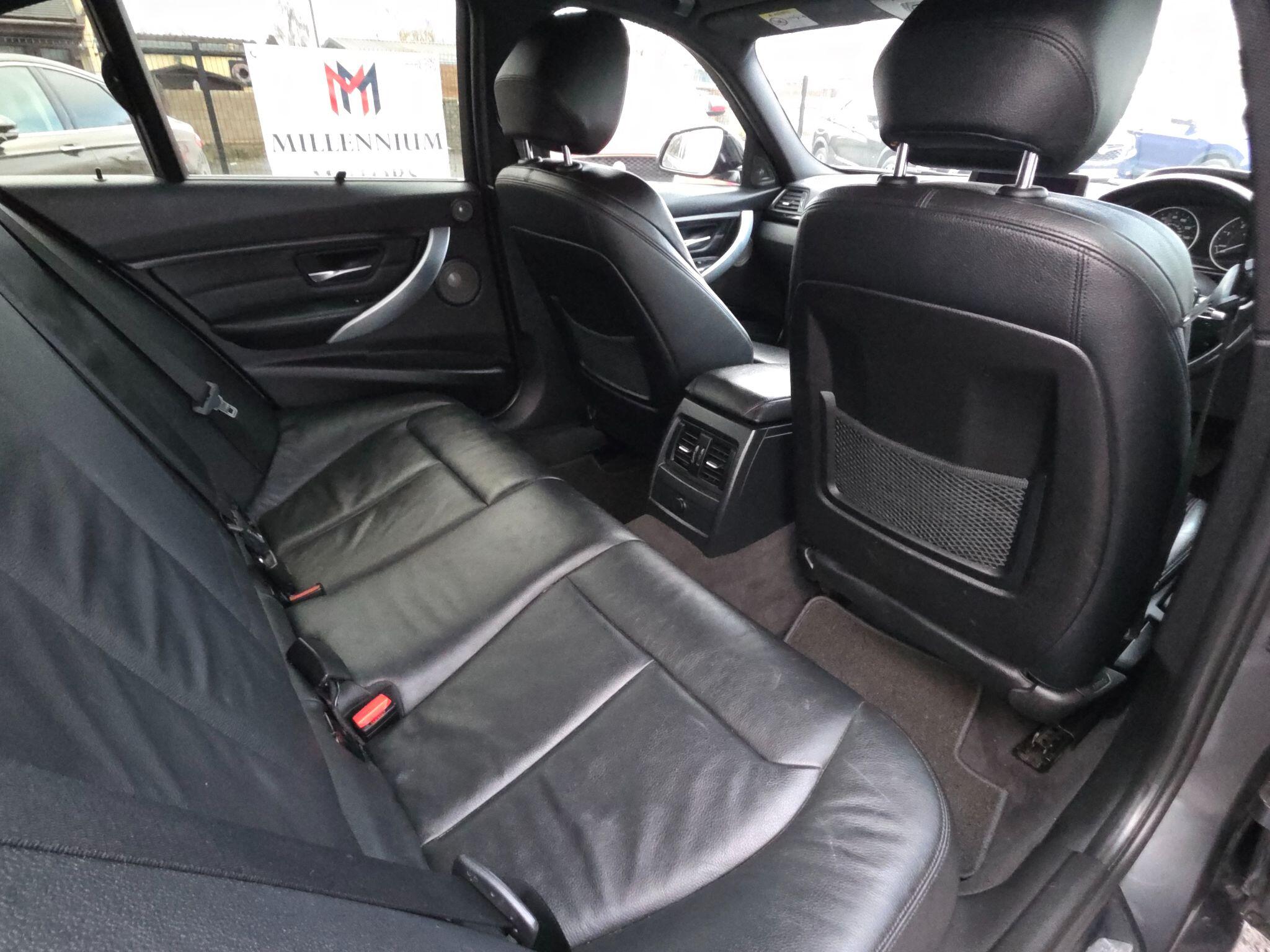 2013 BMW 3 Series image 20