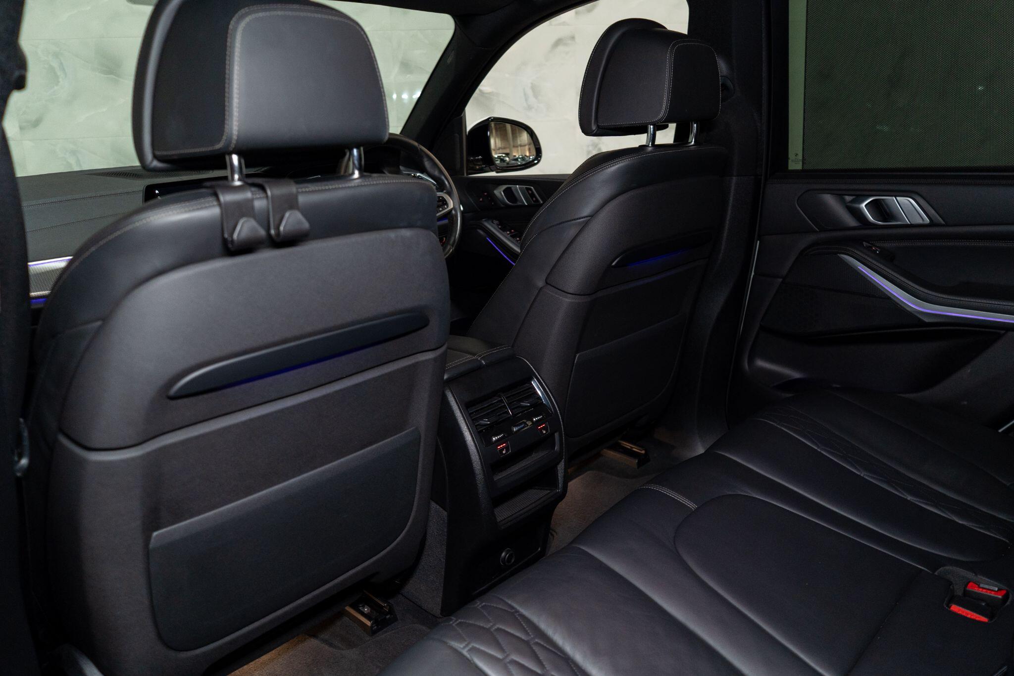 BMW X5 view 16