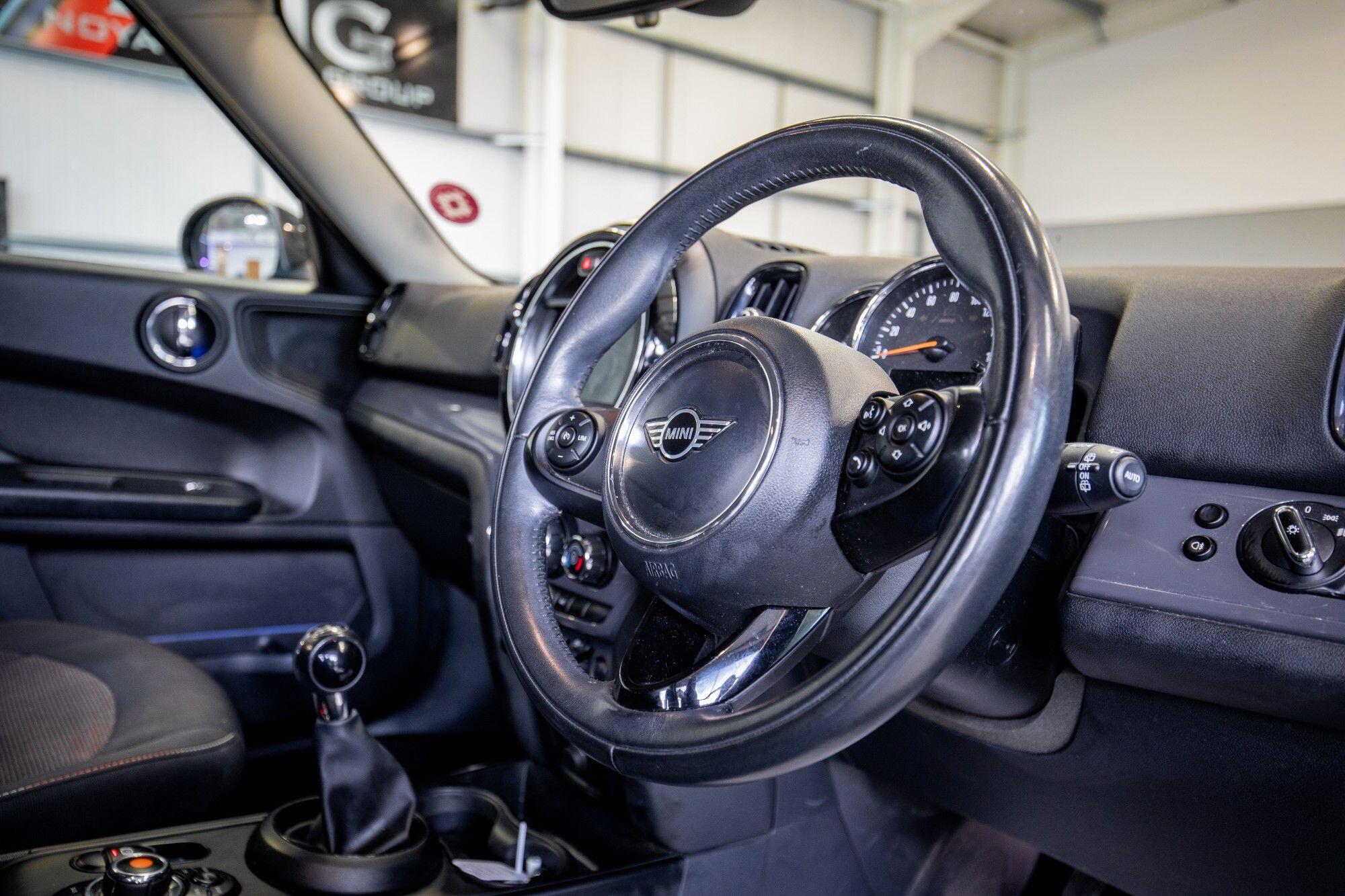 Mini Countryman view 17