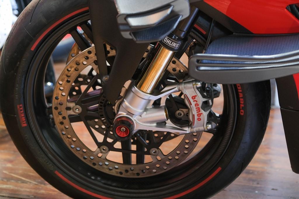 Ducati Superleggera V4 view 19