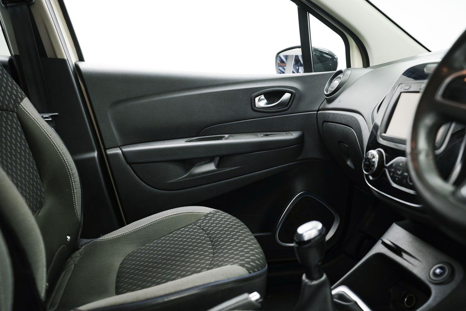 Renault Captur view 22