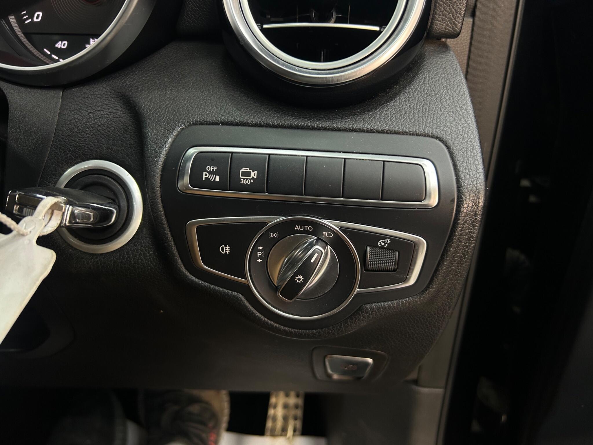 Mercedes-Benz GLC view 27