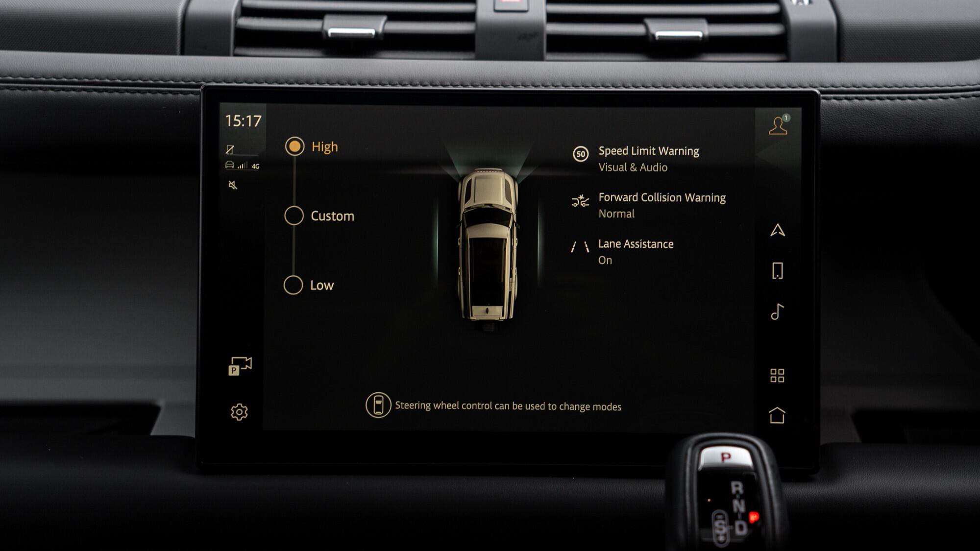 Land Rover Defender view 31