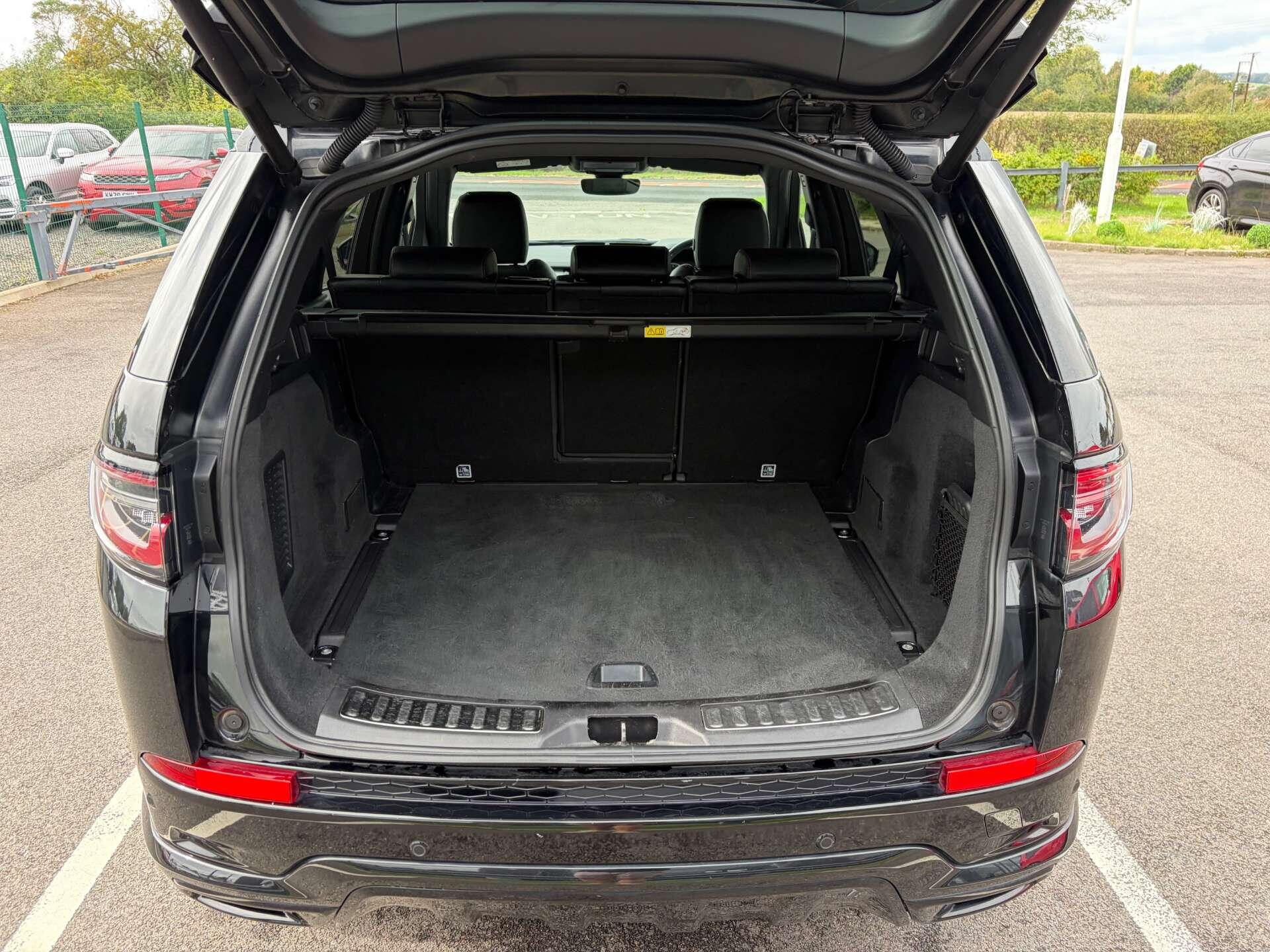 Land Rover Discovery Sport view 25