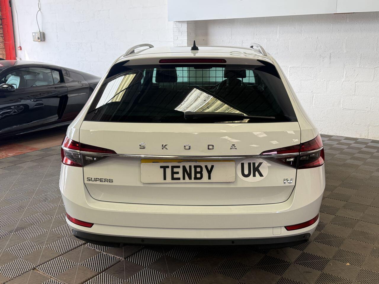 Skoda Superb view 8