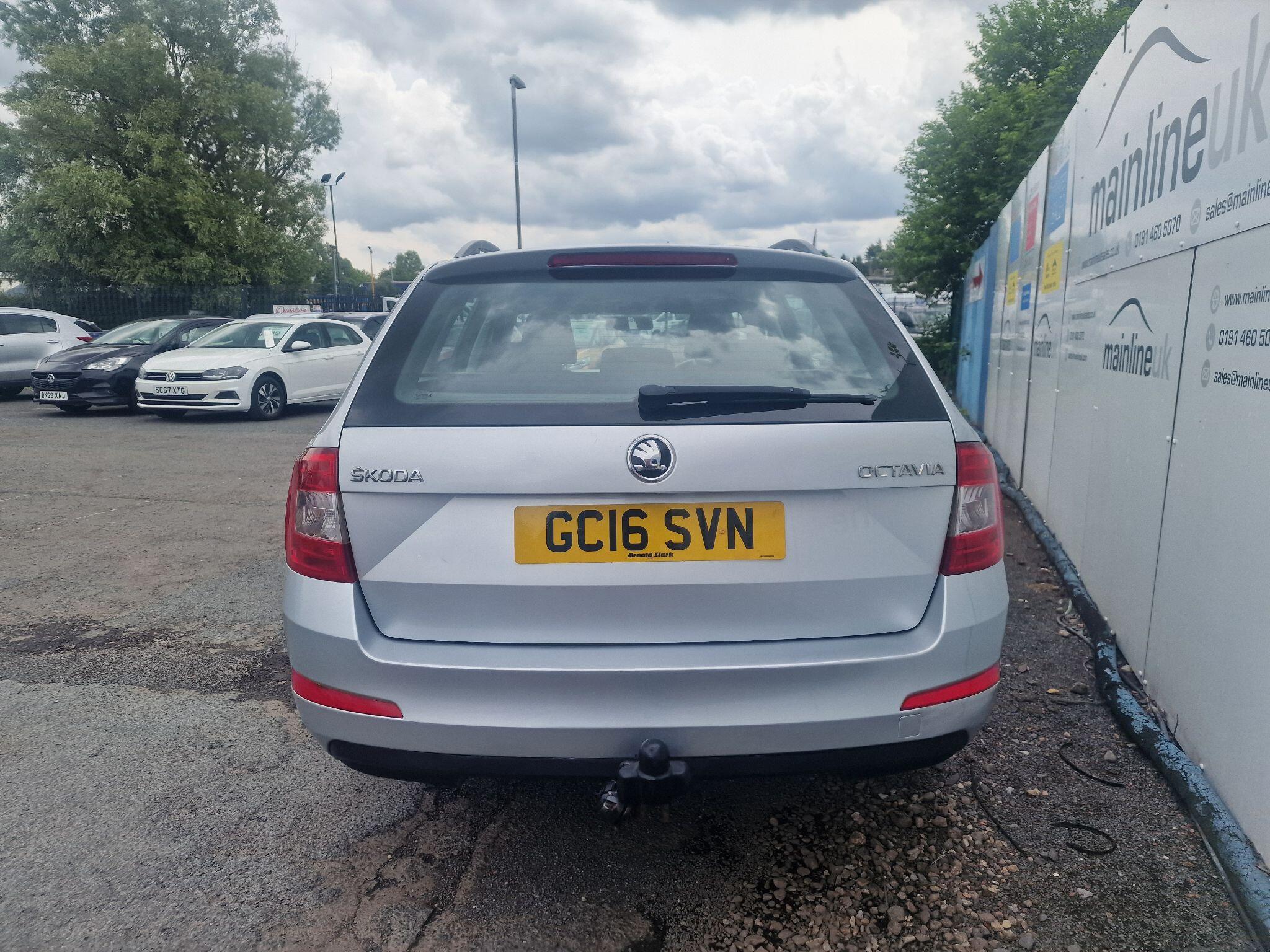 Skoda Octavia view 30