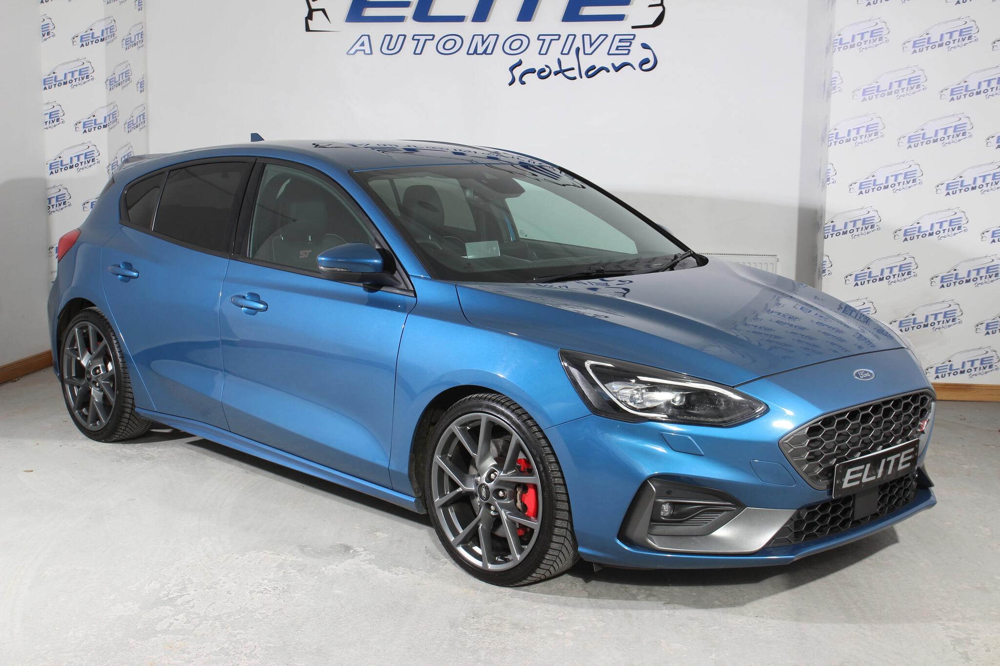 Ford Focus view 2