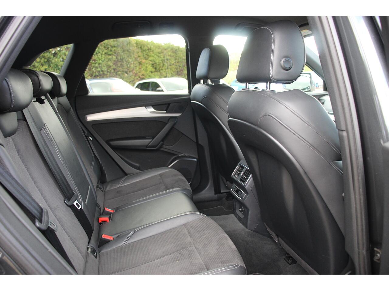 Audi Q5 view 20