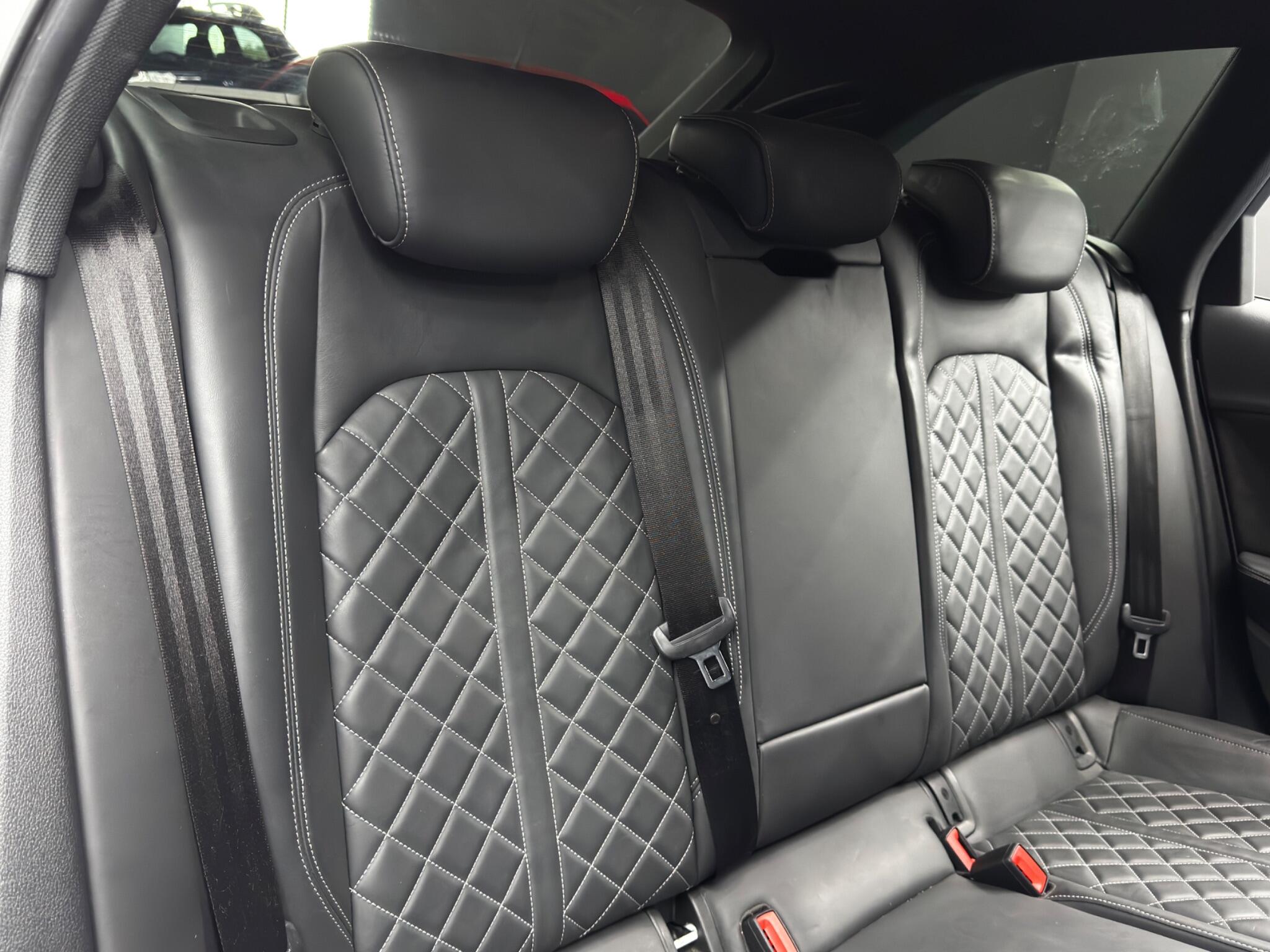 Audi S4 view 15