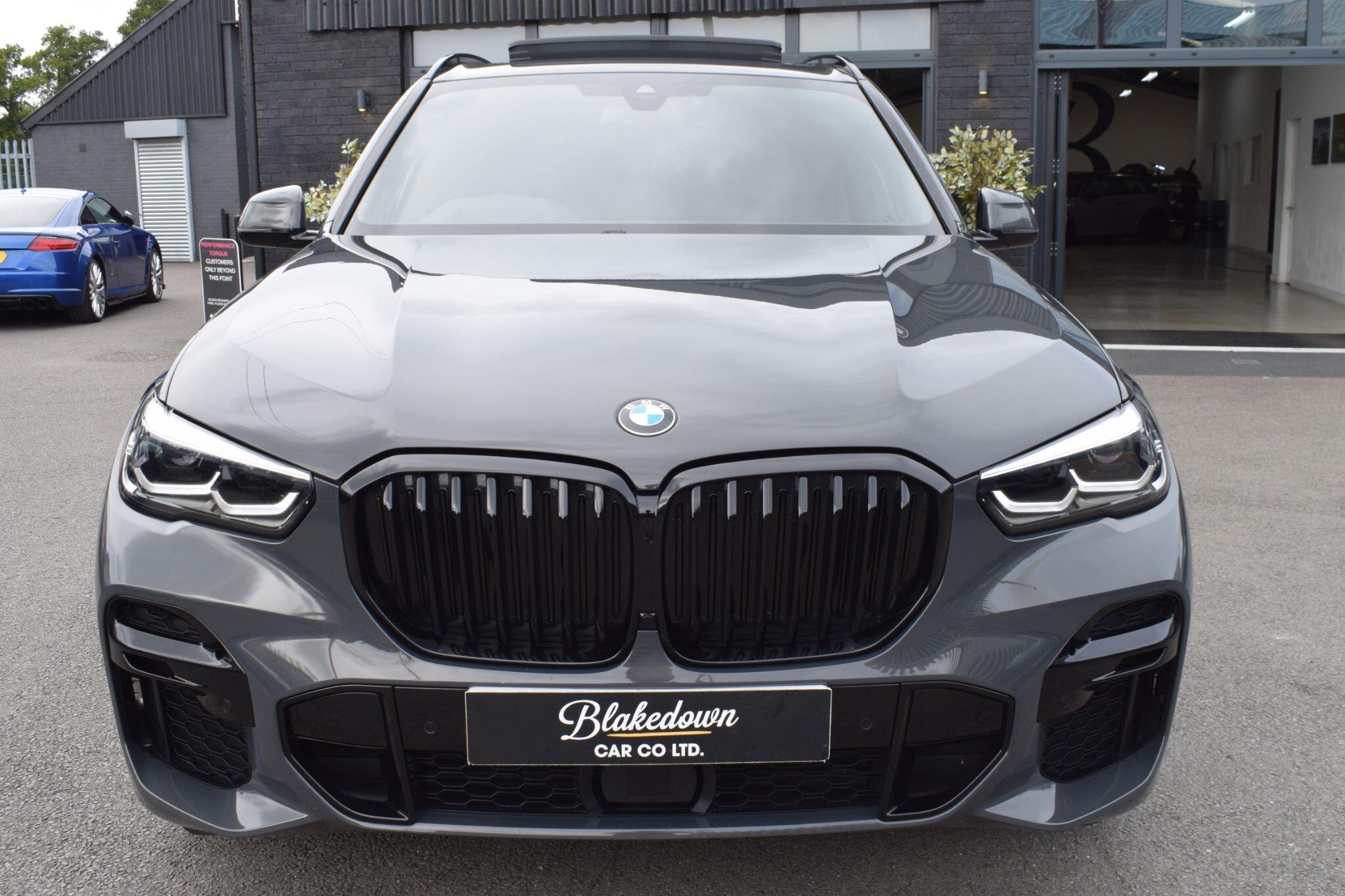 BMW X5 view 2