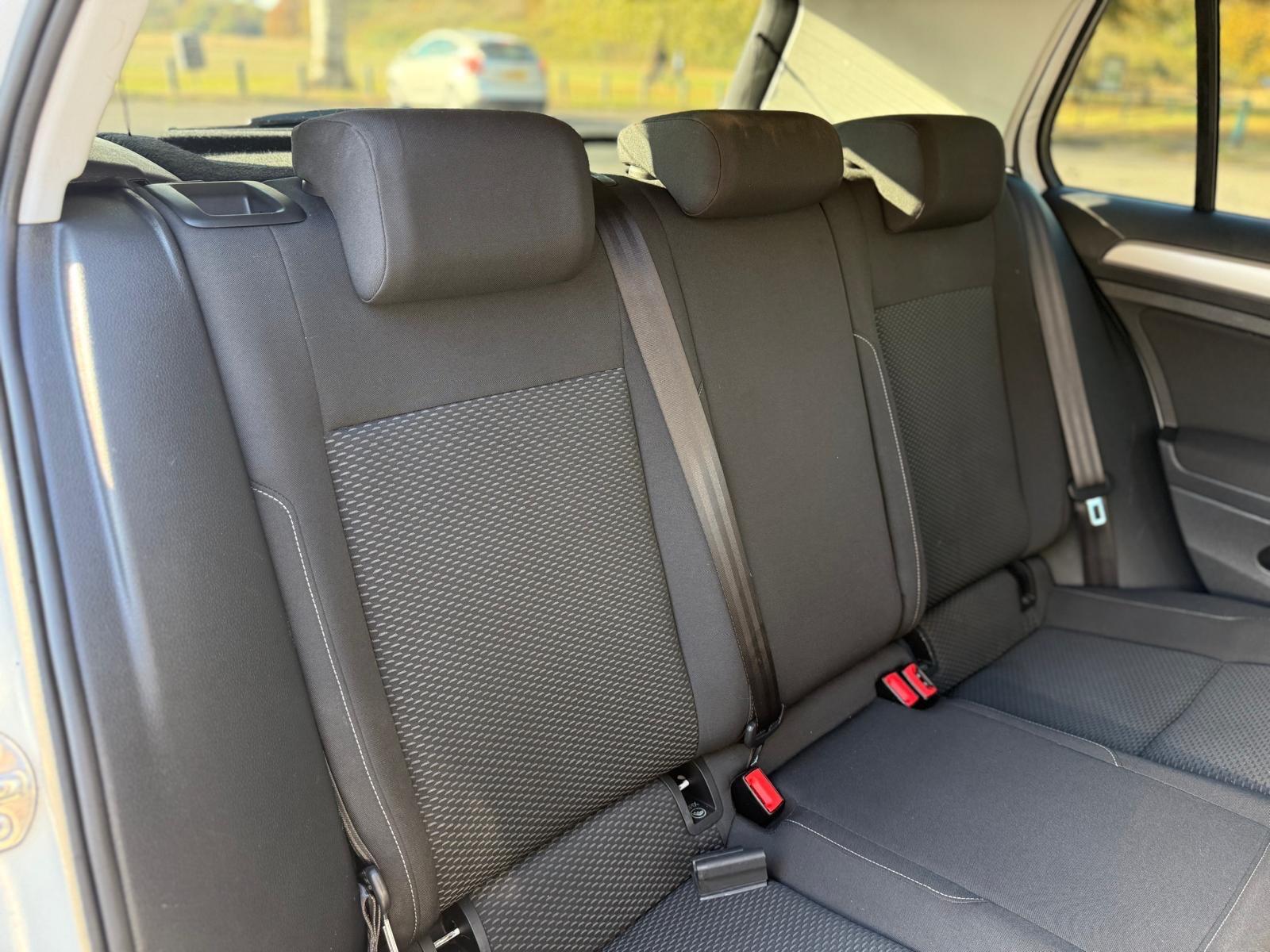 Volkswagen Golf view 39
