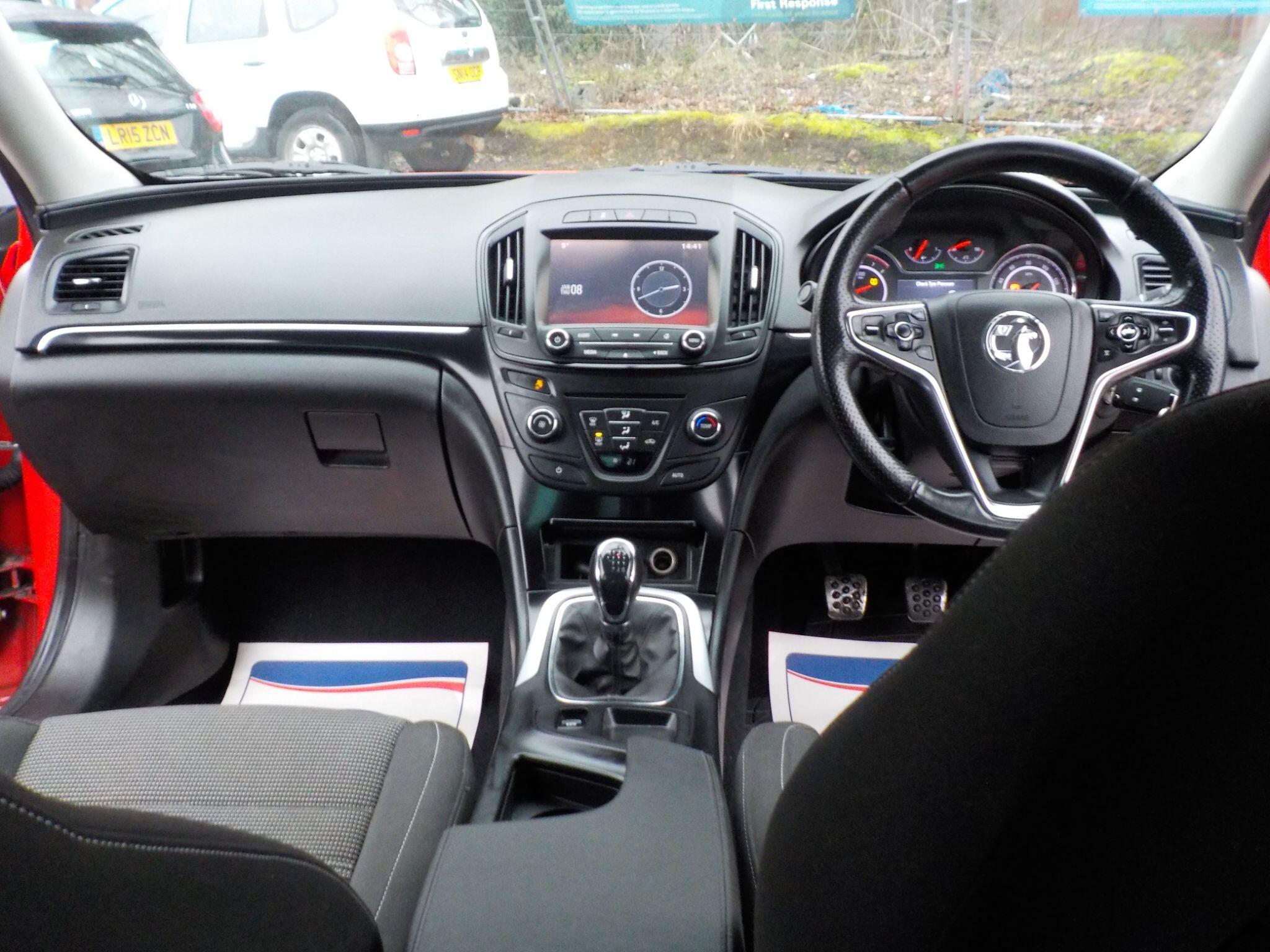 Vauxhall Insignia 1.8 16V SRi Nav Euro 5 5dr