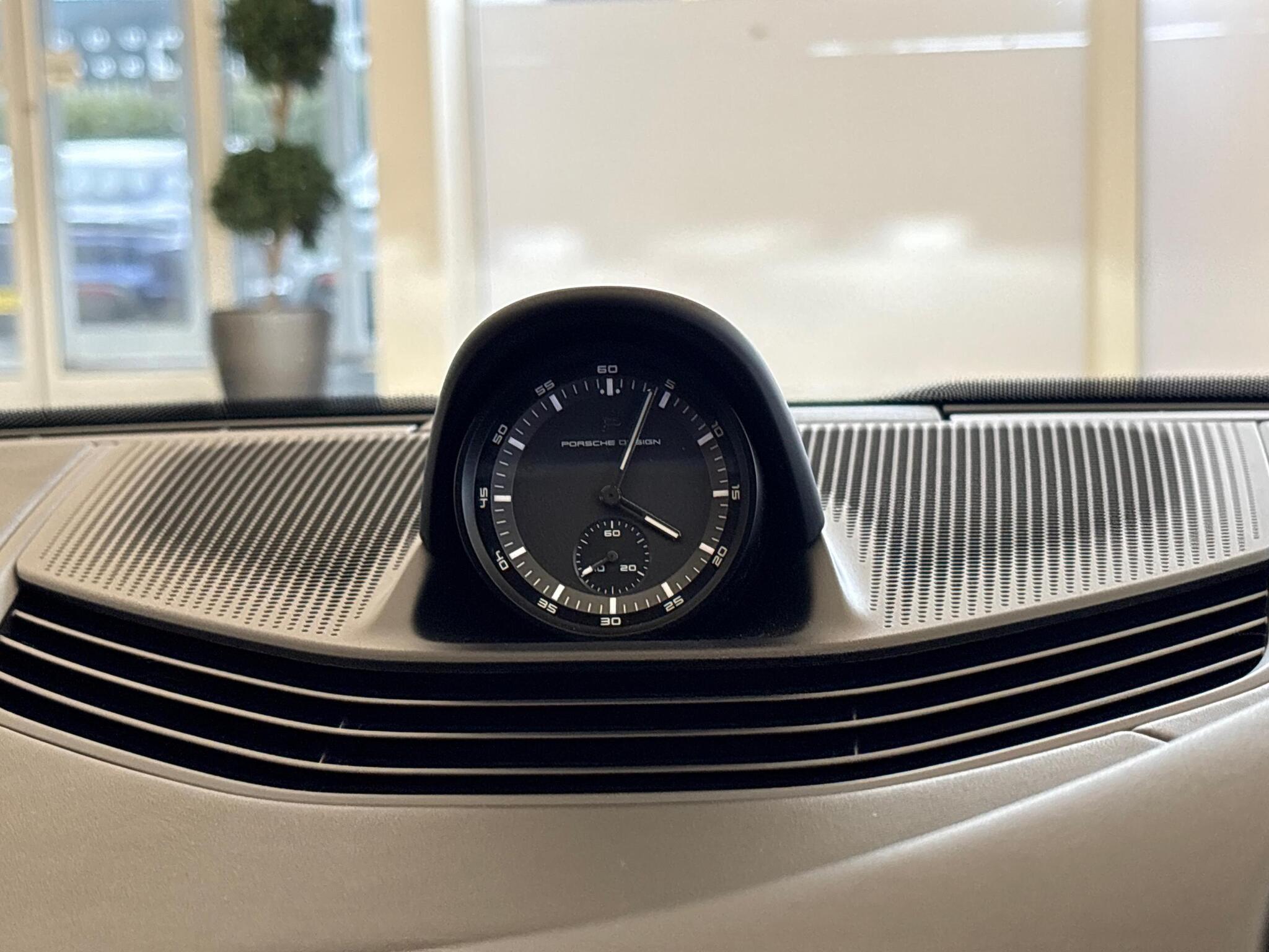 Porsche Taycan view 18