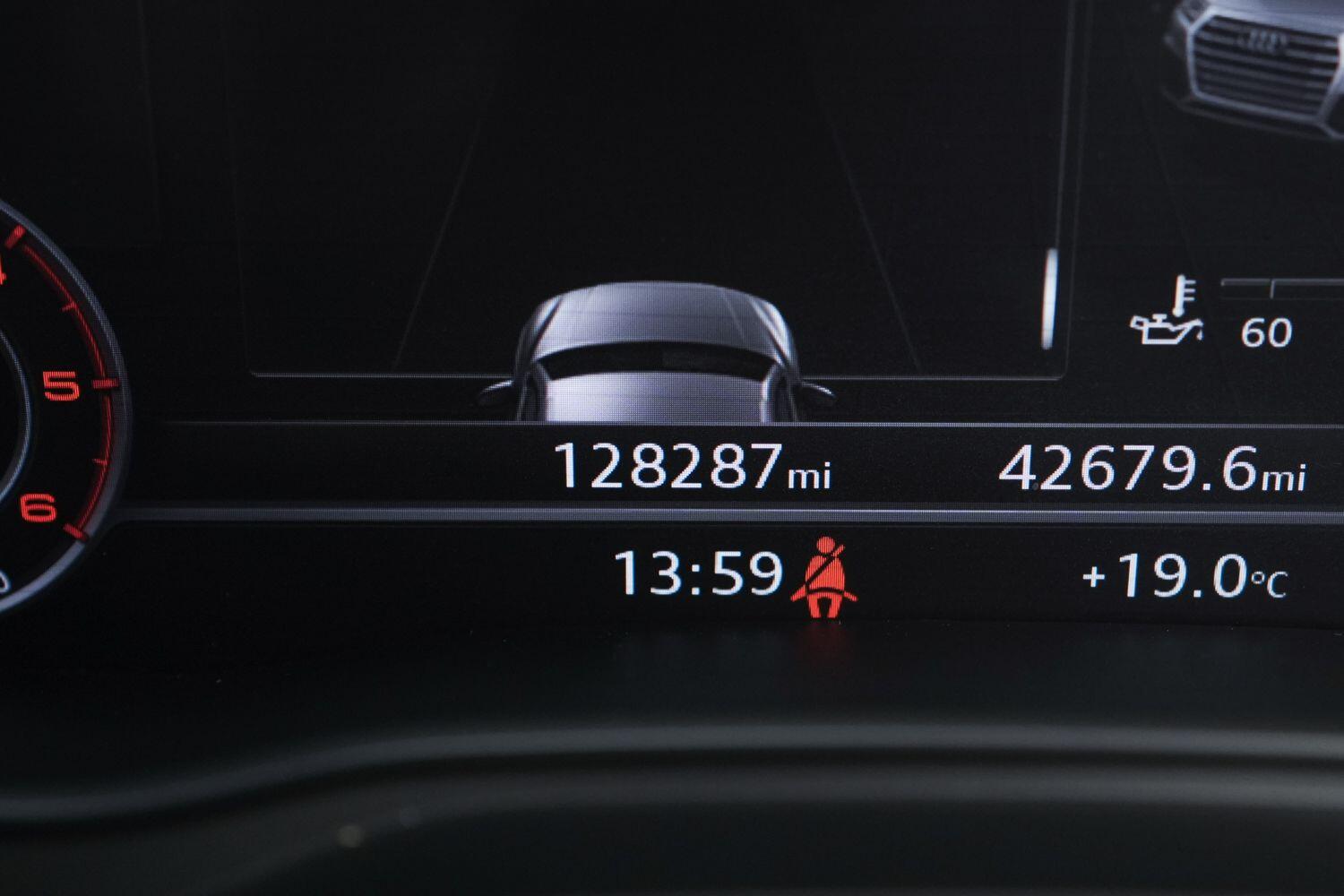 Audi Q5 view 24