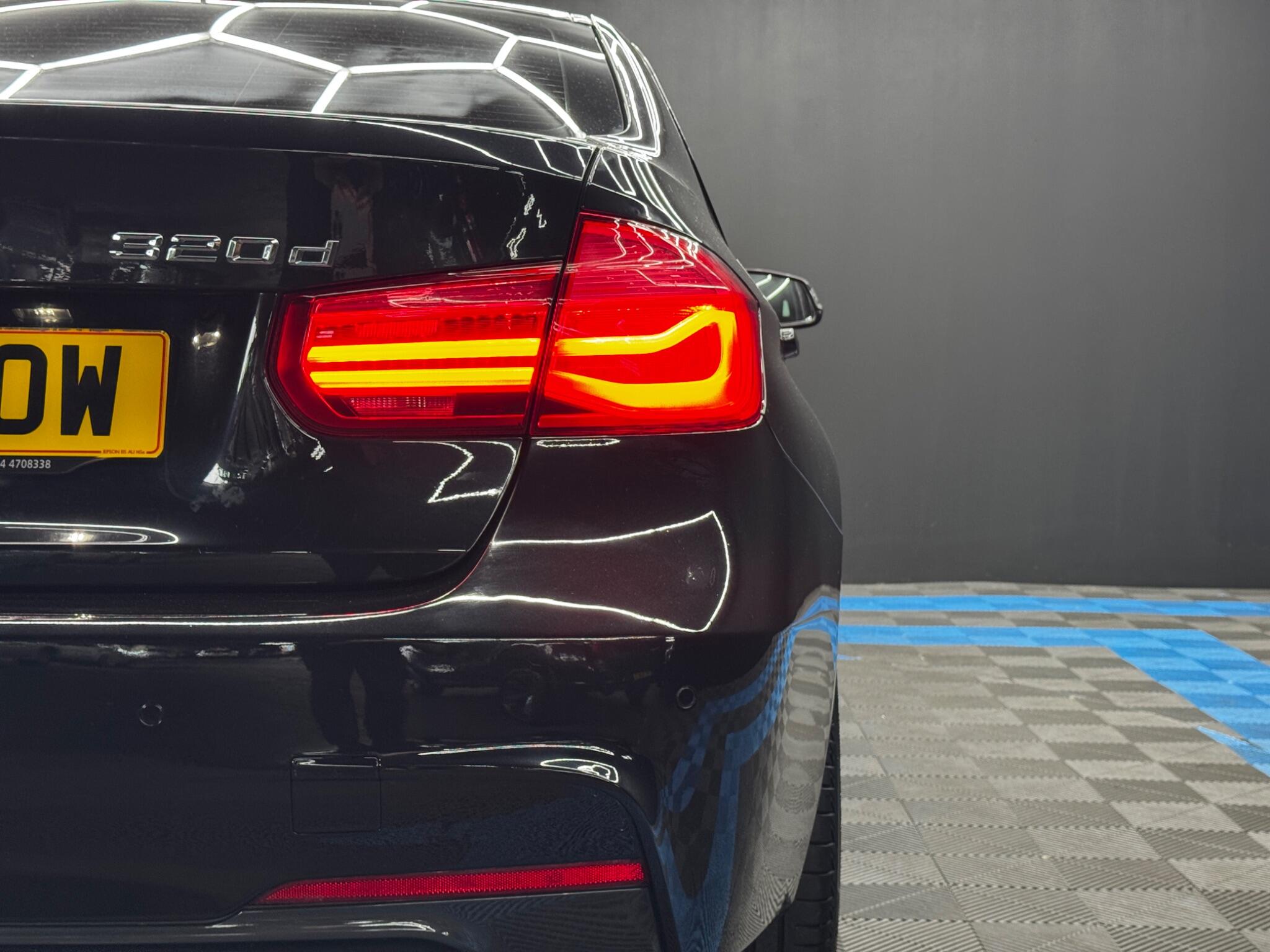 BMW 3 Series view 44