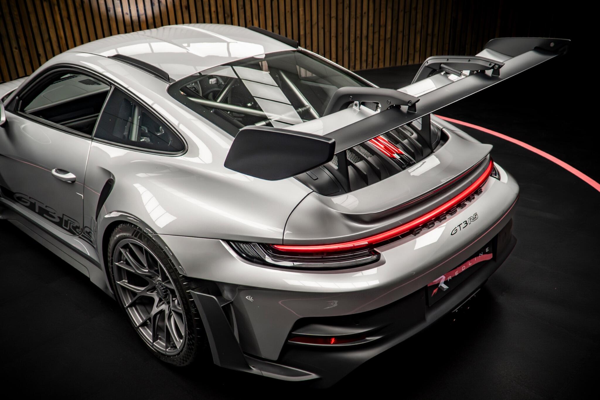 Porsche 911 view 19