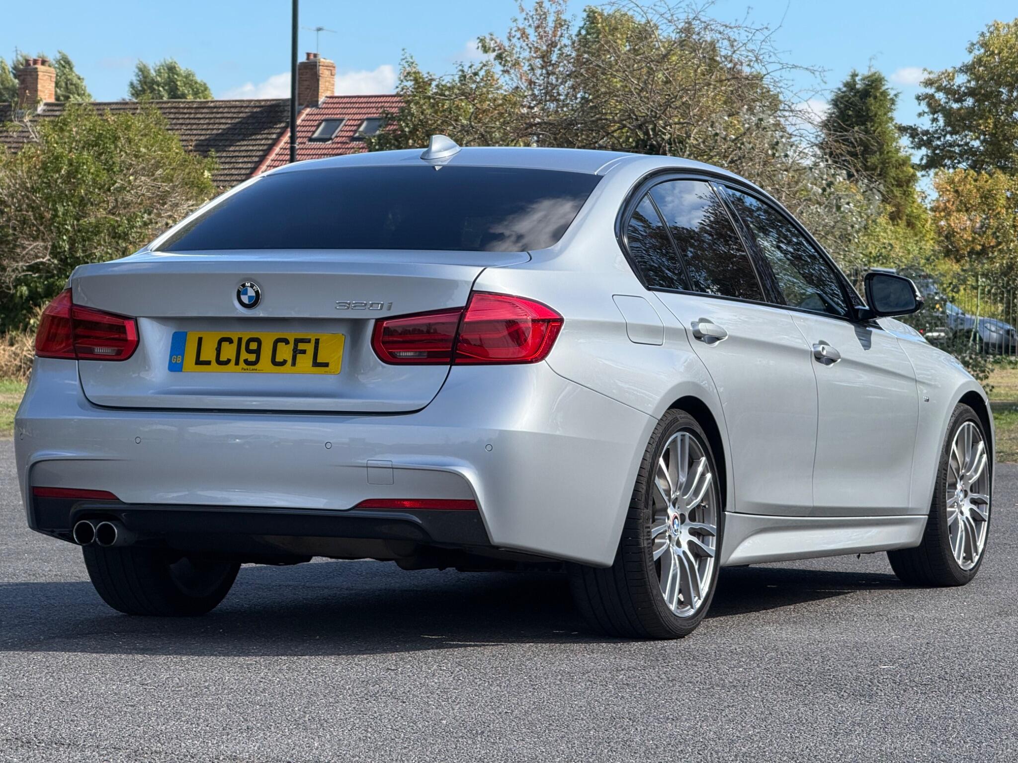 BMW 3 Series view 13