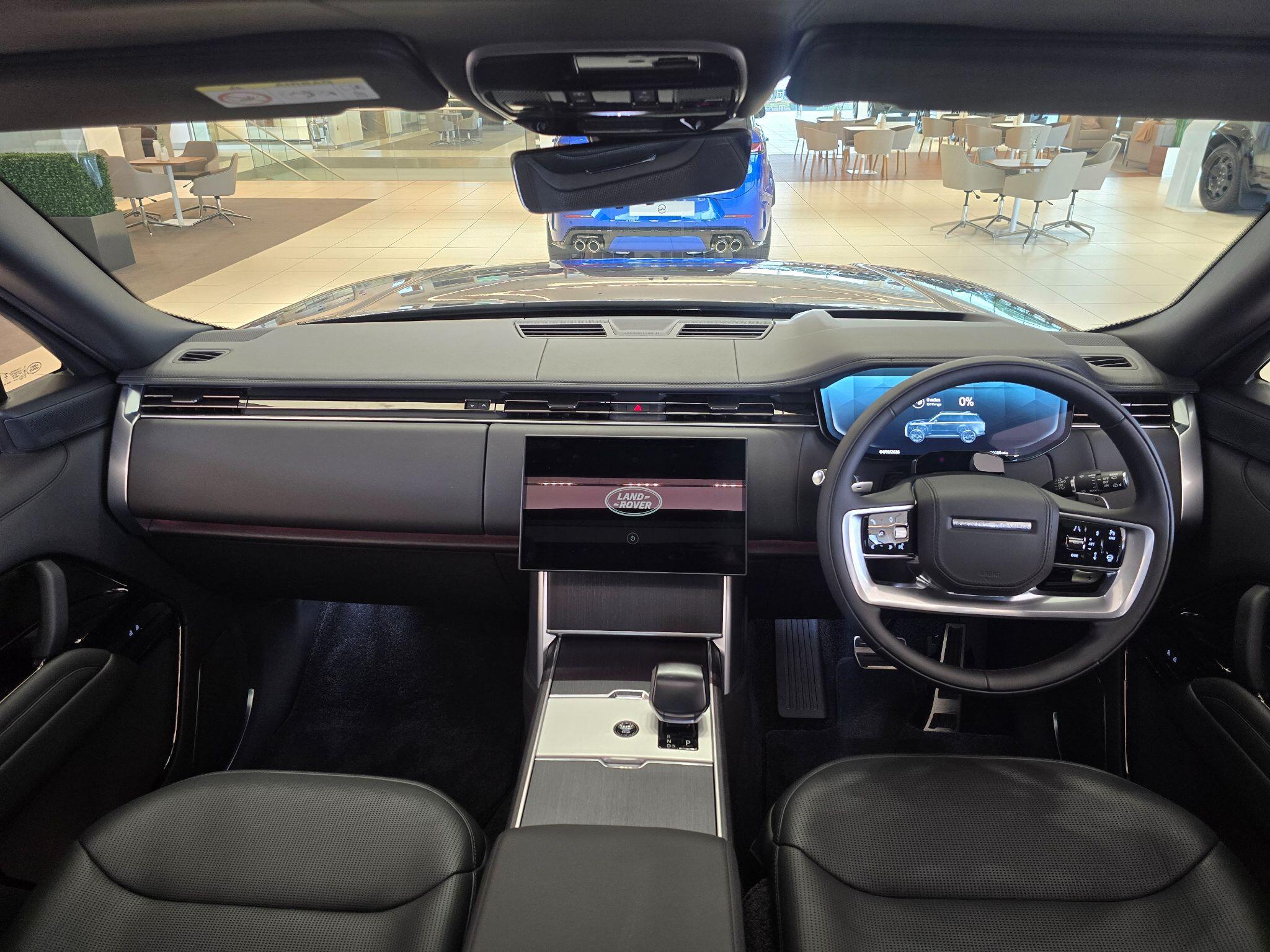 Land Rover Range Rover view 14