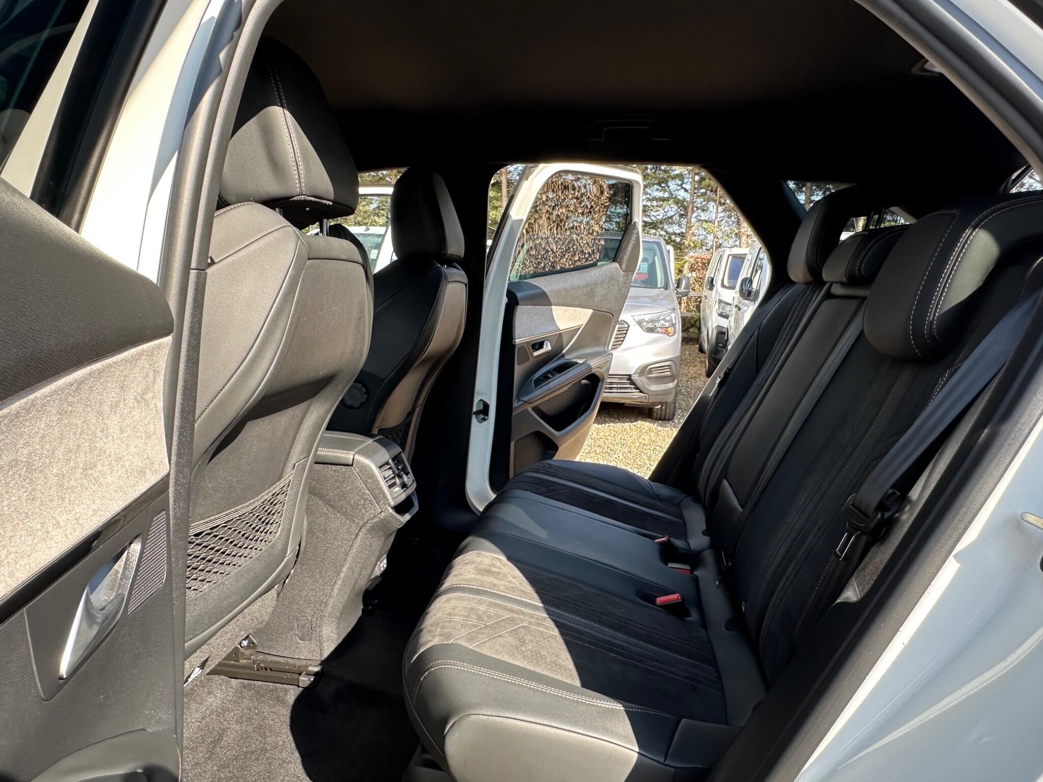 Peugeot 3008 view 17