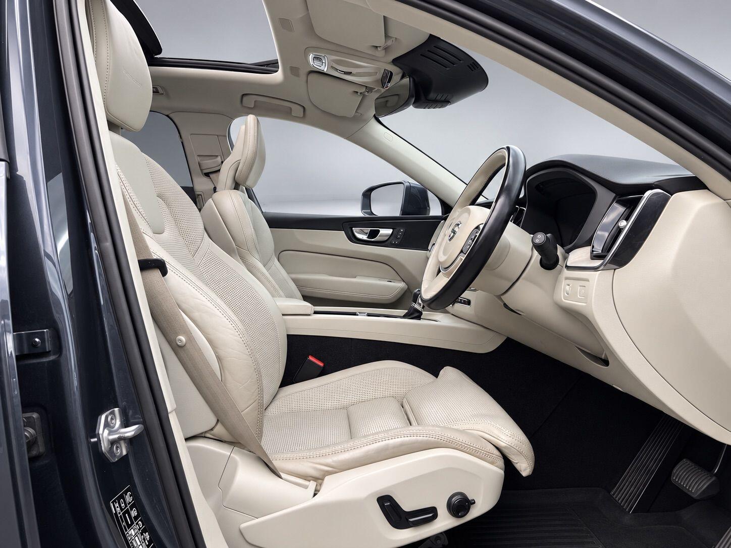 Volvo XC60 view 19