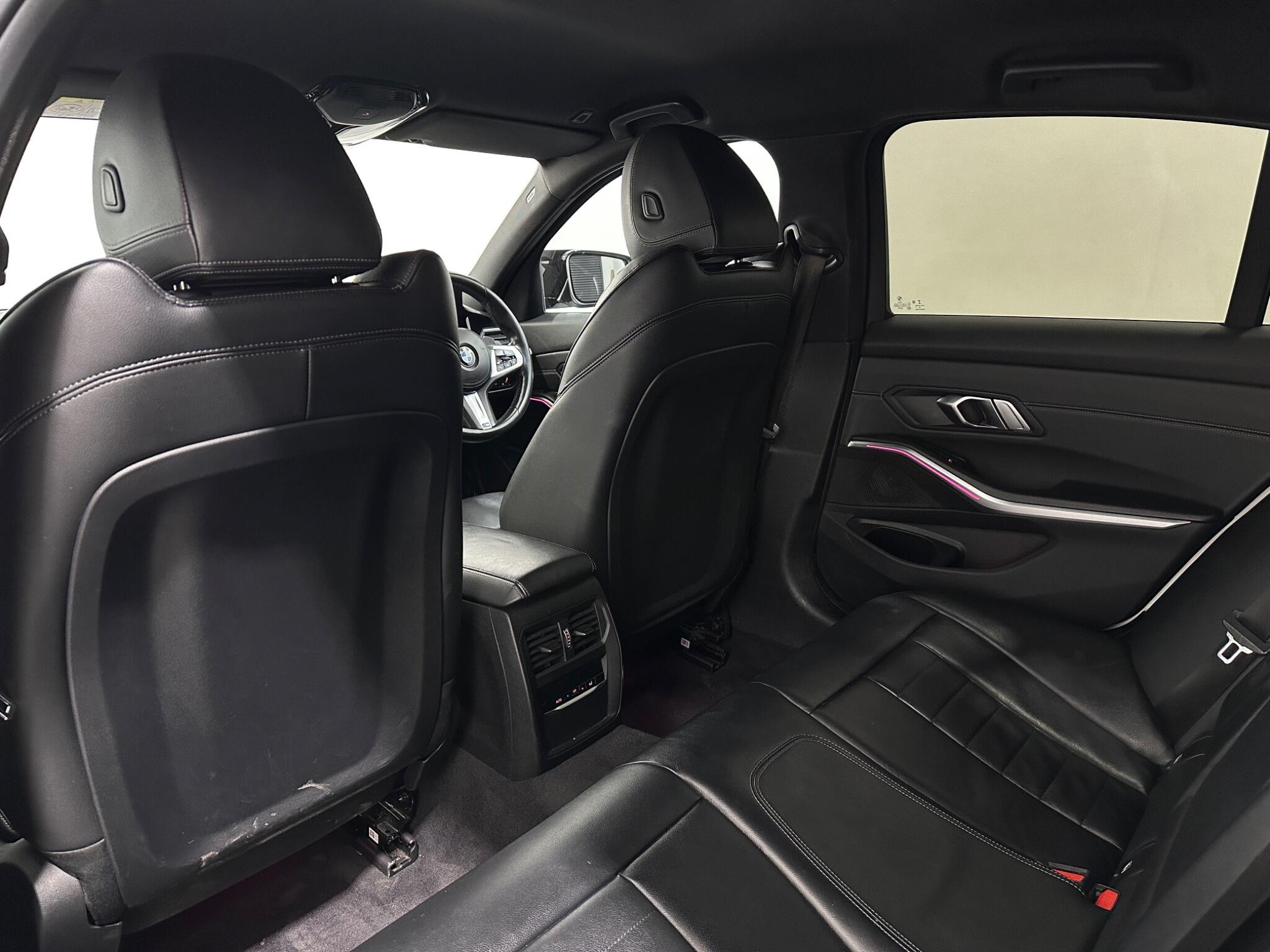BMW 3 Series view 38