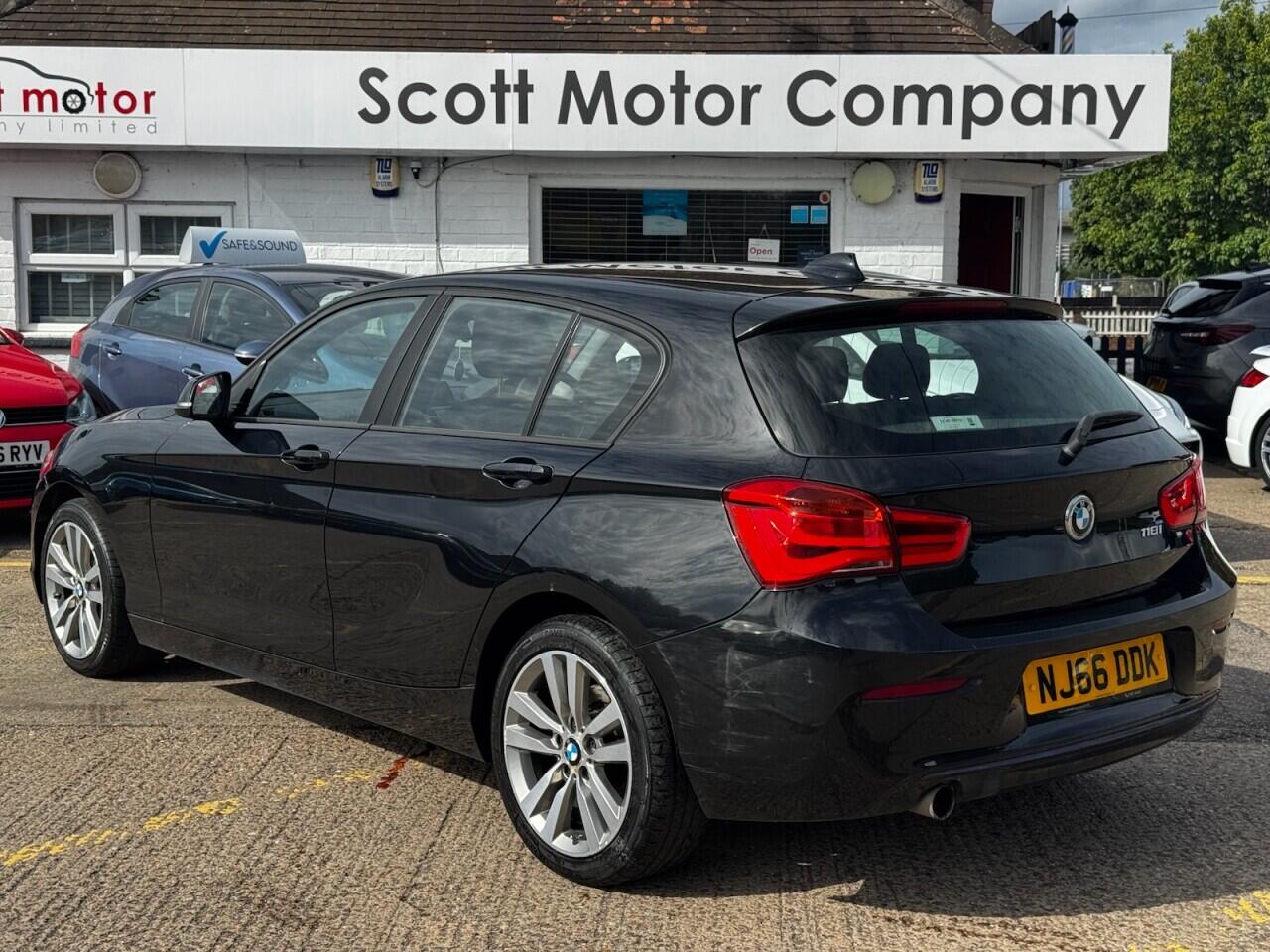 BMW 1 Series view 2