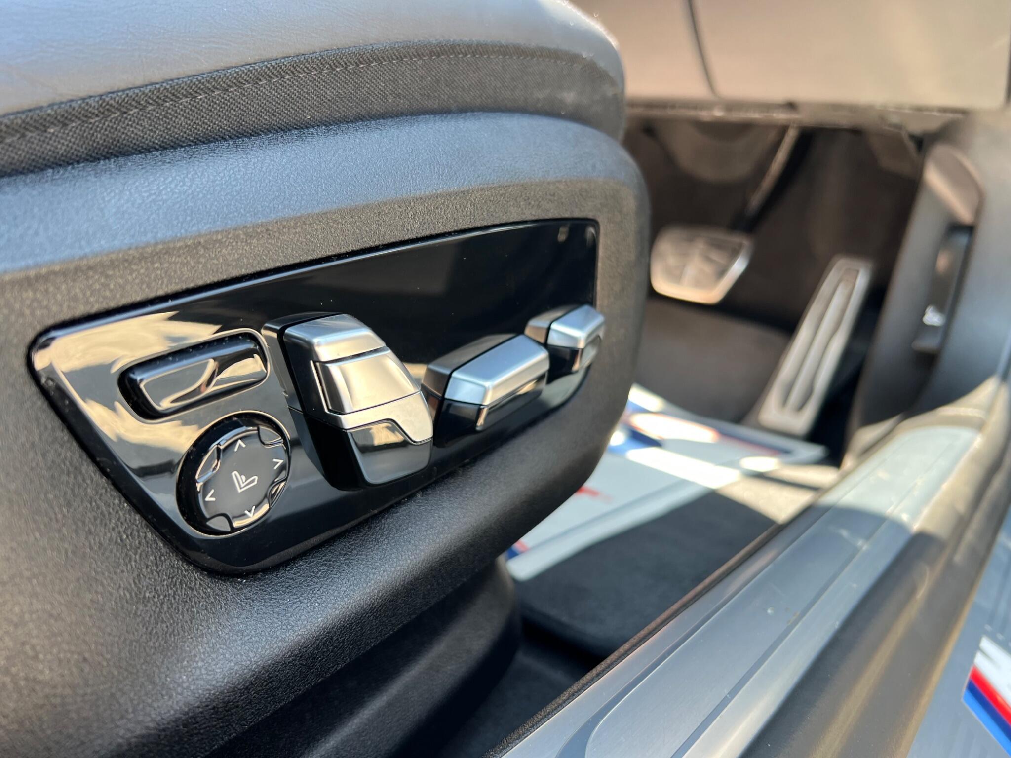 BMW 7 Series view 13