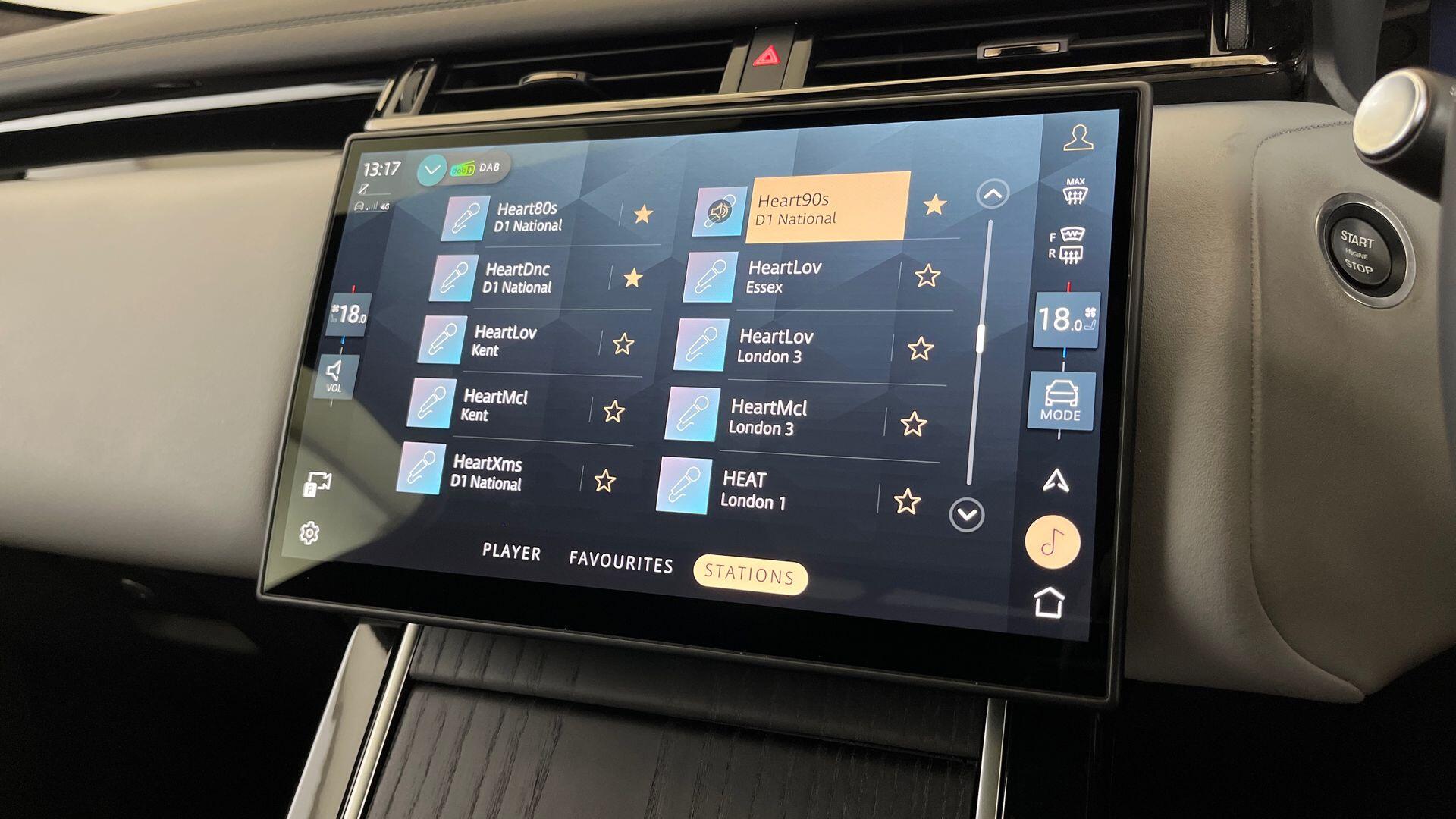 Land Rover Range Rover Velar view 39