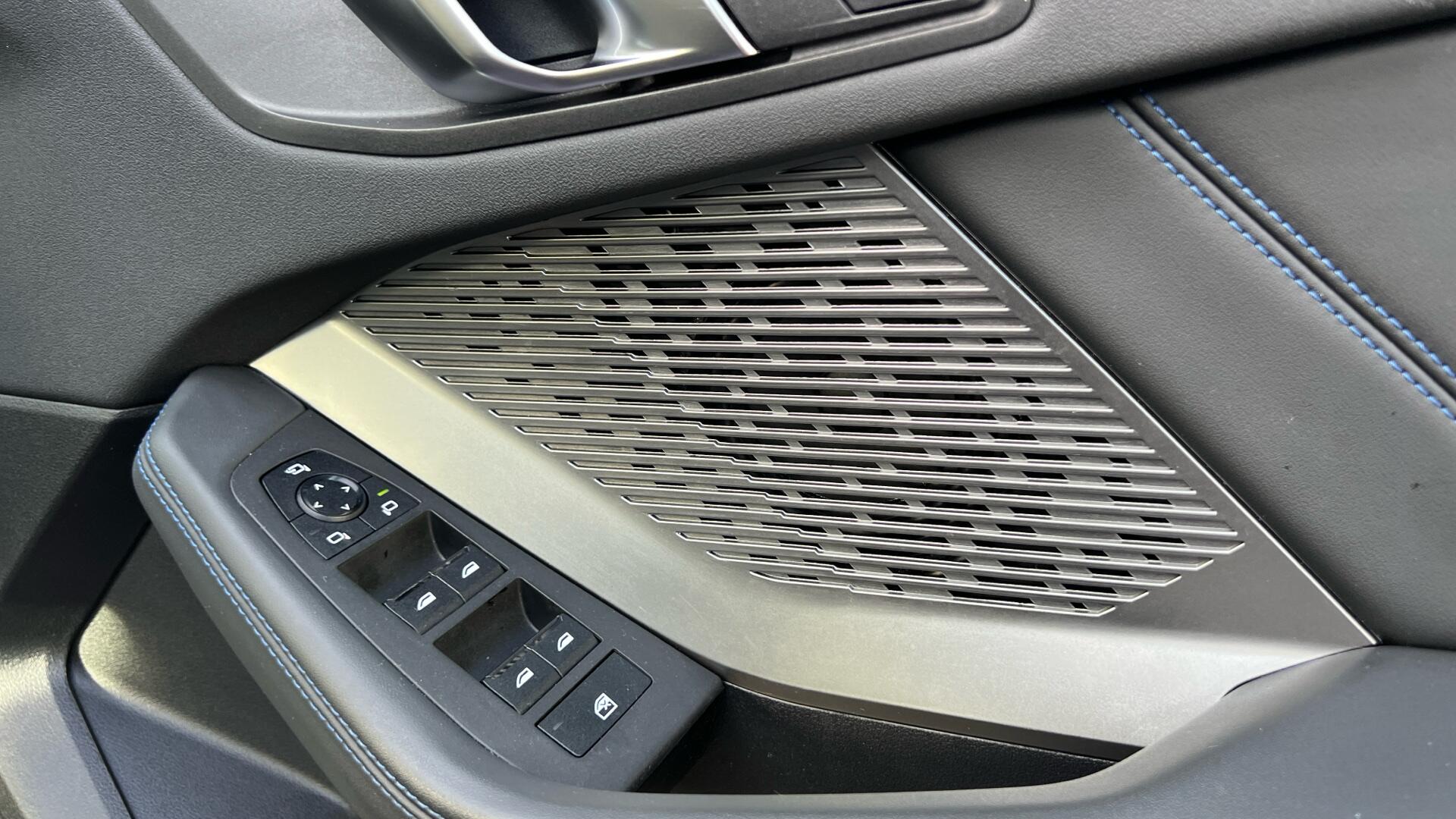 BMW 1 Series view 21