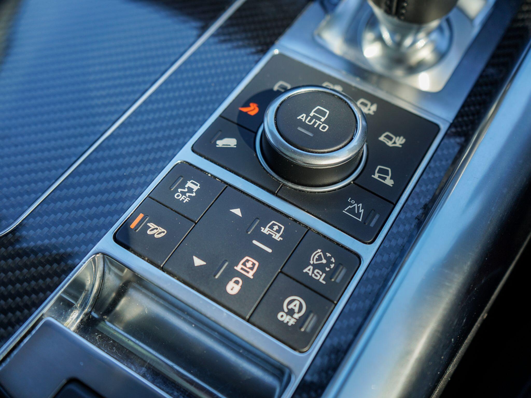 Land Rover Range Rover Sport view 30