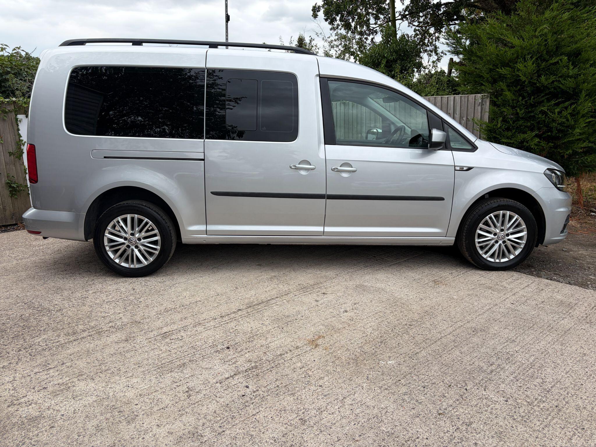 Volkswagen Caddy Maxi Life view 7
